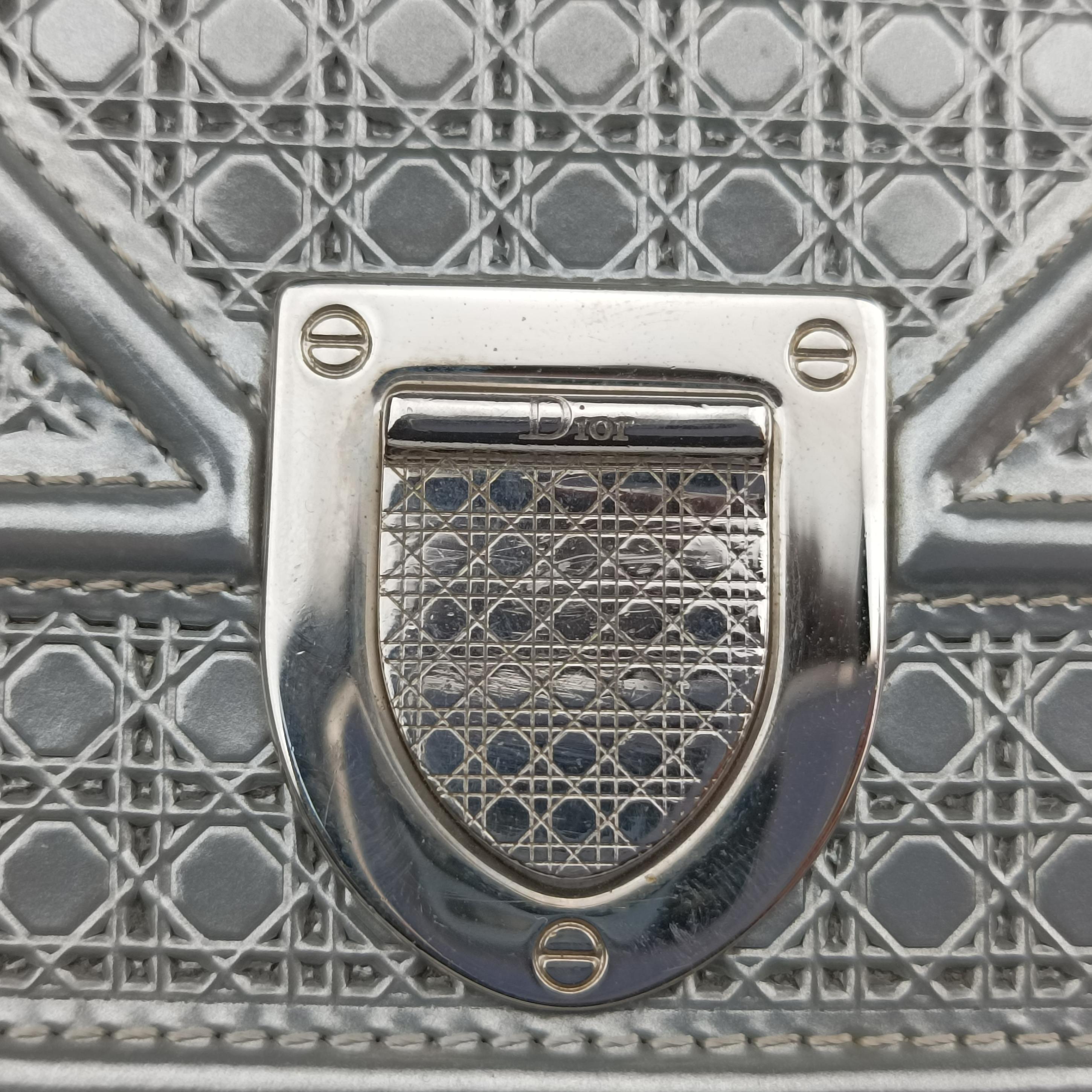 Secondhand Christian Dior Diorama Silver leather  shoulderbag | stylenewstar