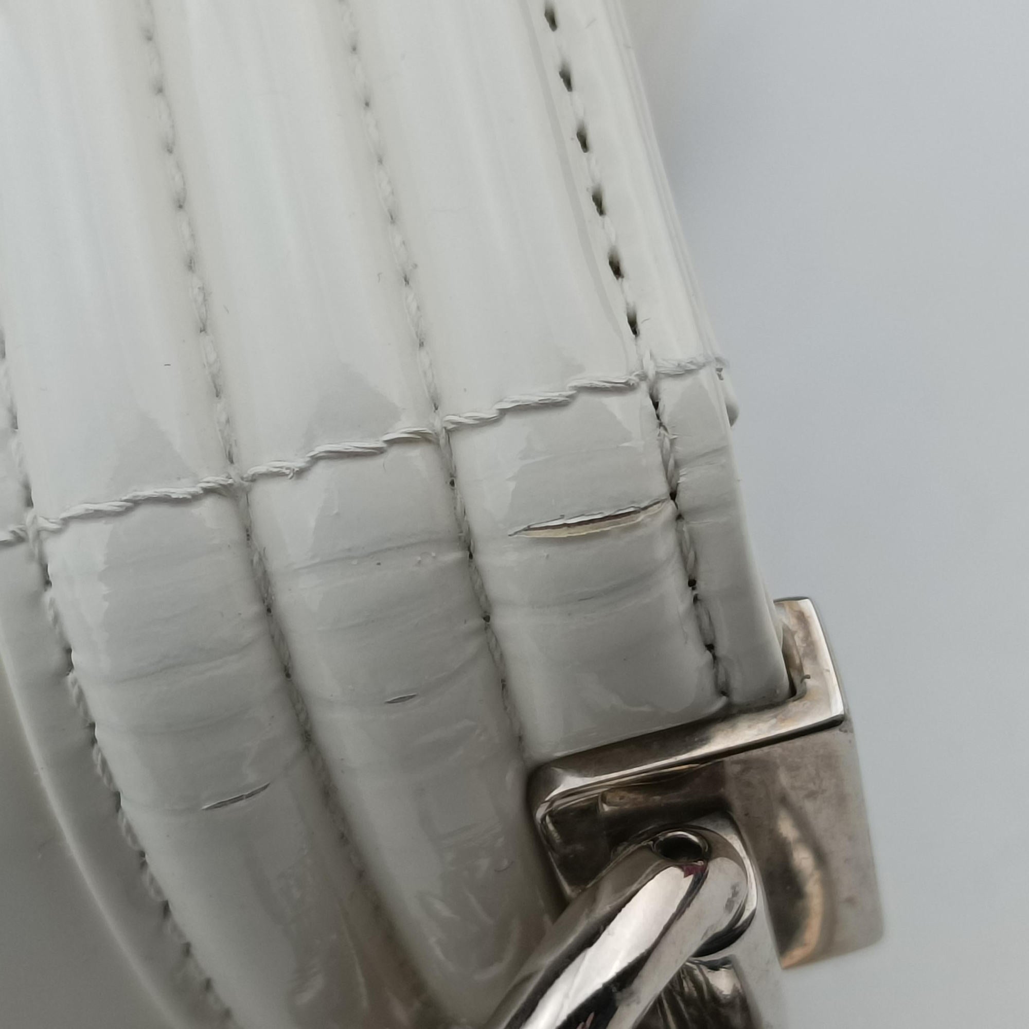 Secondhand Chanel BOY CHANEL White Patent A67017 shoulderbag | stylenewstar