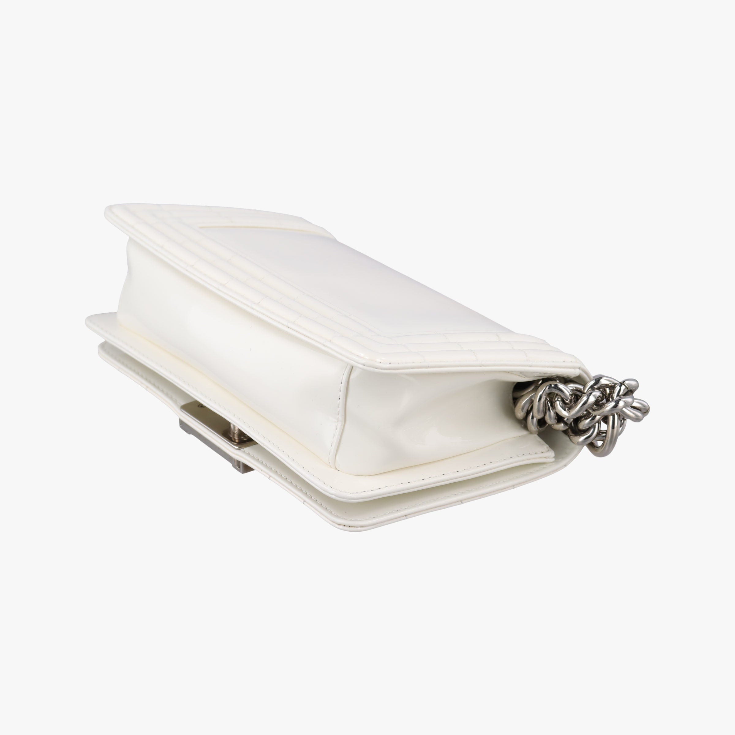 Secondhand Chanel BOY CHANEL White Patent A67017 shoulderbag | stylenewstar