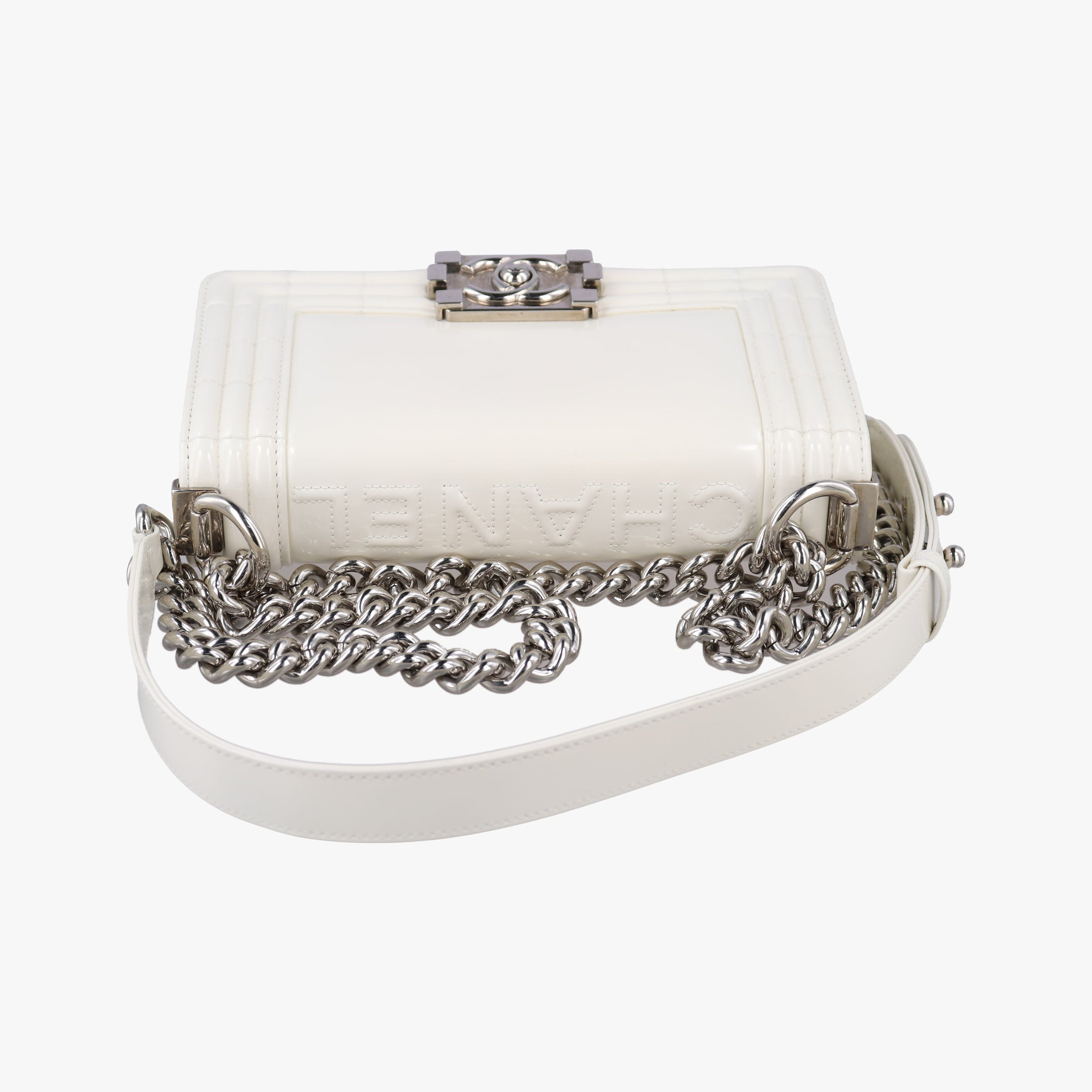 Secondhand Chanel BOY CHANEL White Patent A67017 shoulderbag | stylenewstar