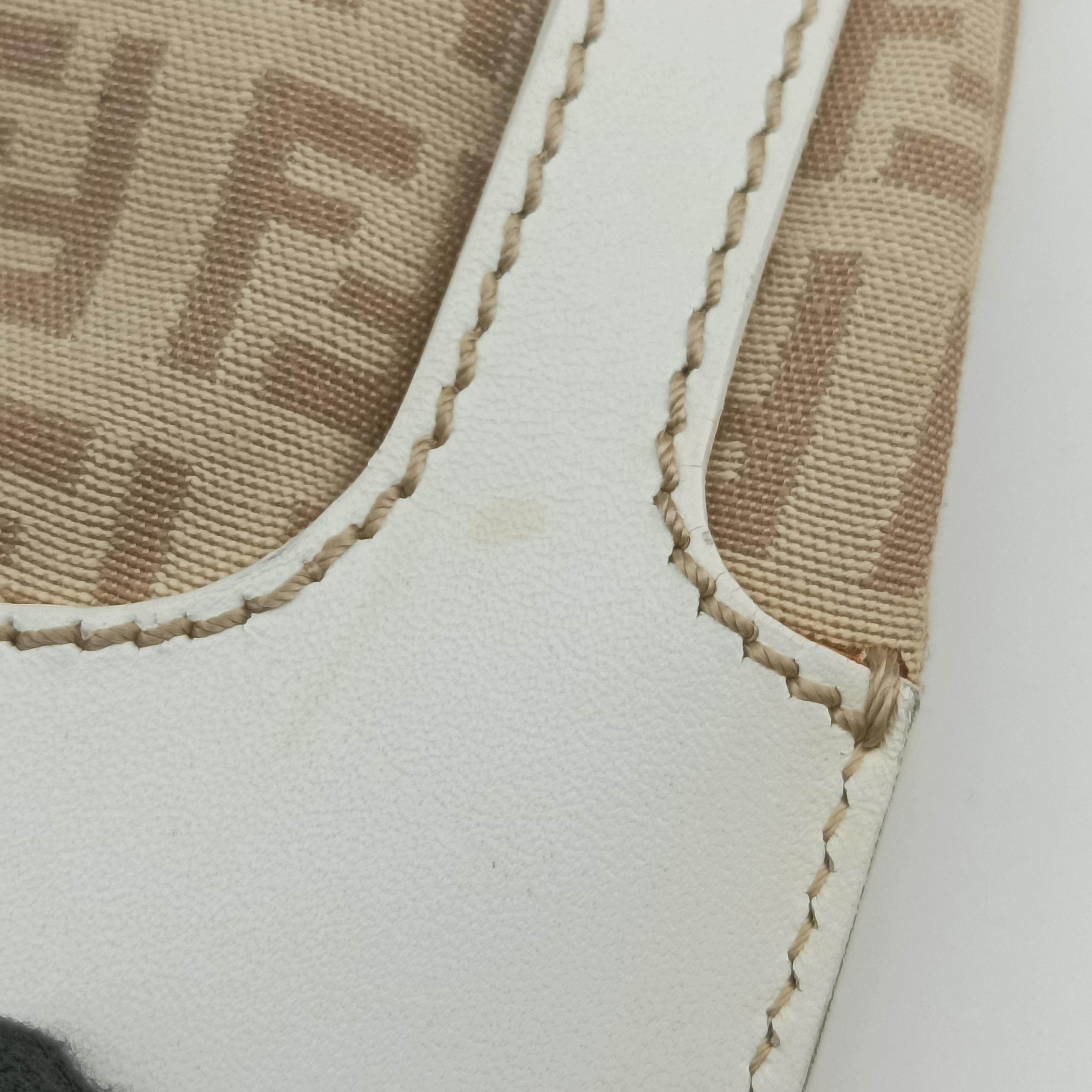 Pre-owned Fendi Chef Pocket Beige x White canvas 8BR464 handbag | stylenewstar