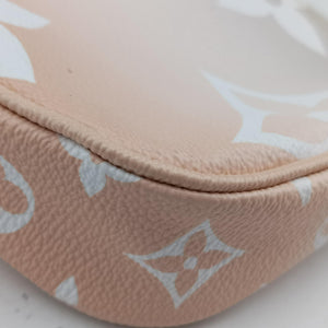 Pre-owned Louis Vuitton MULTI POCHETTE ACCESSOIRES Brume Monogram Giant M57634 shoulderbag | stylenewstar