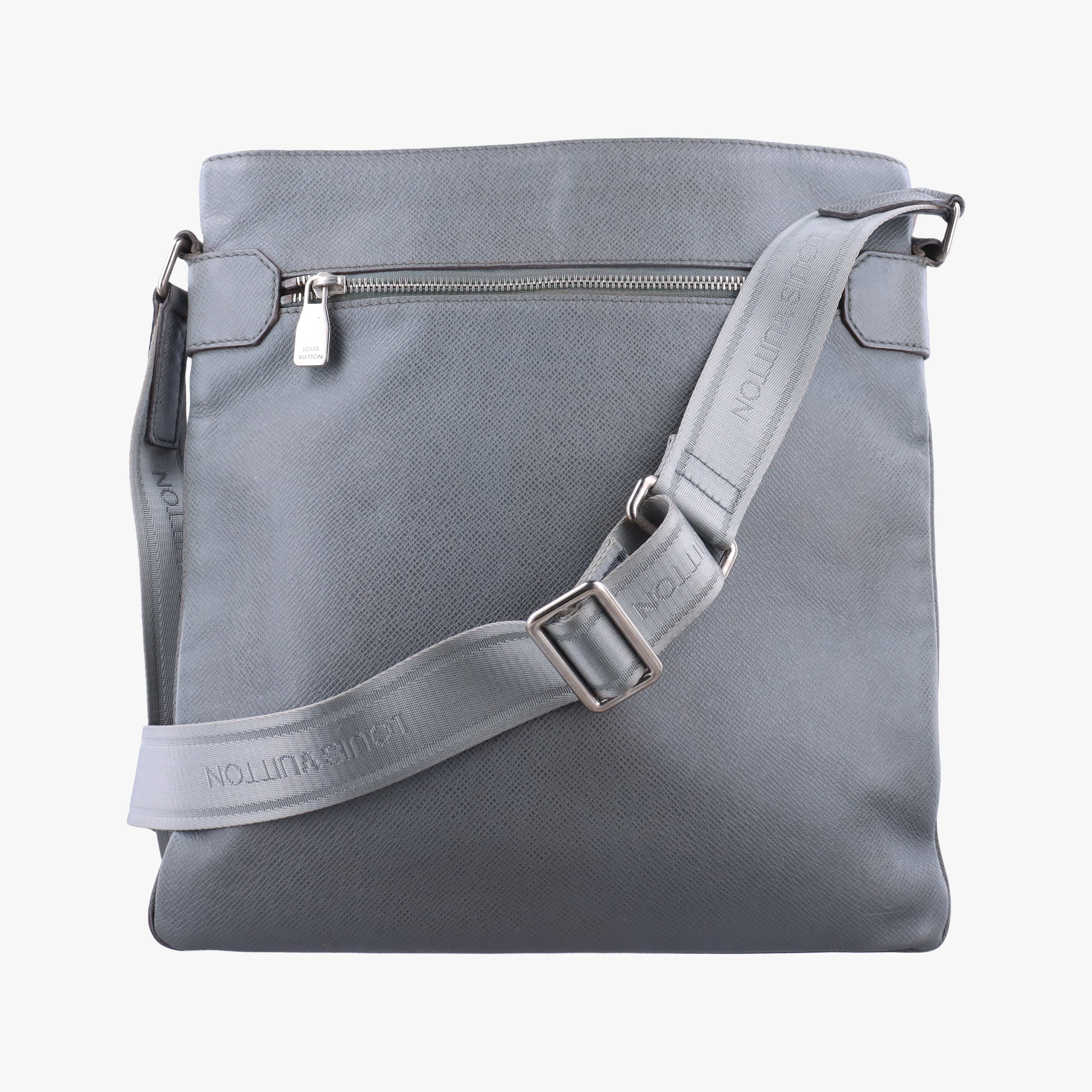 Secondhand Louis Vuitton SASHA Grey TAIGA M32630 shoulderbag | stylenewstar