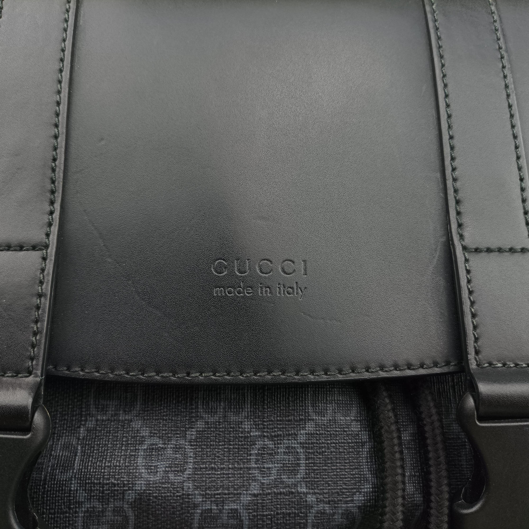 Pre-owned Gucci GG Supreme Black x Gray x Navy x Red PVC coated canvas×Leather 495563 backpack/rucksack | stylenewstar