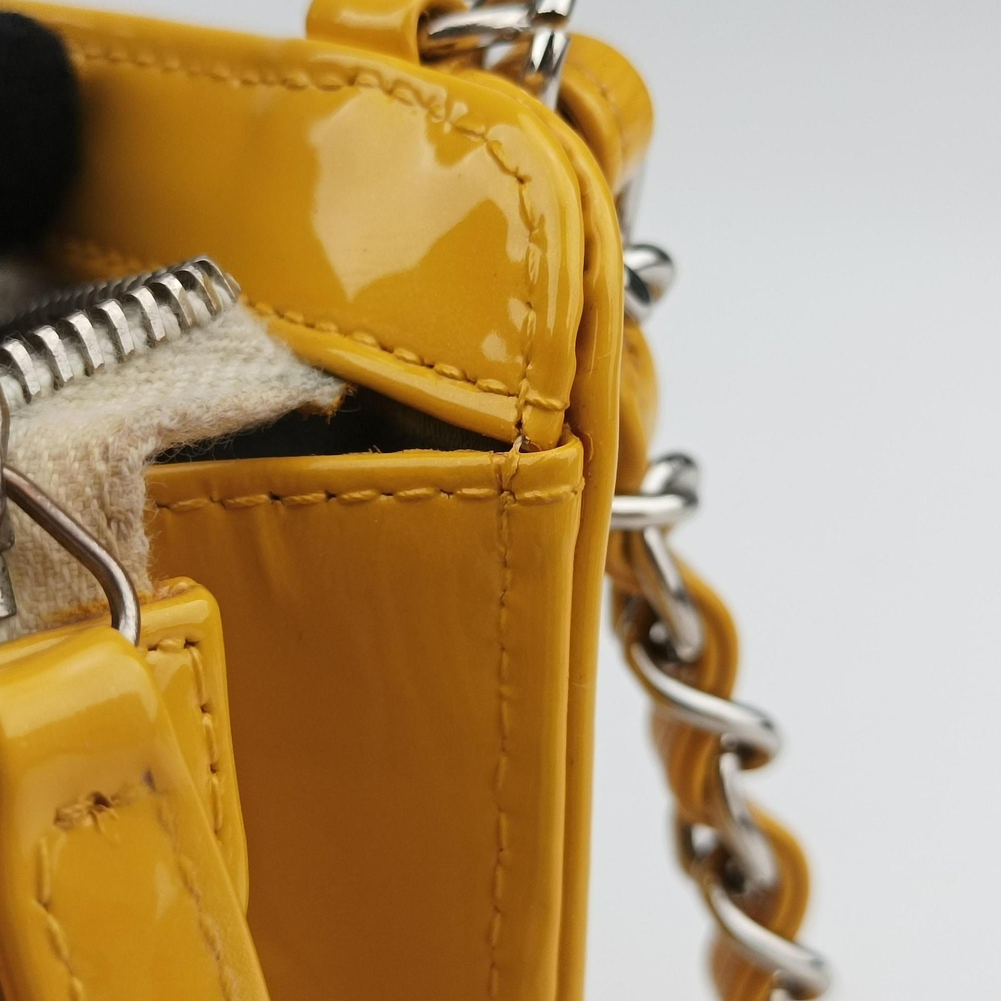 Pre-owned Chanel Symbol charm icon Yellow Patent A37156 shoulderbag | stylenewstar