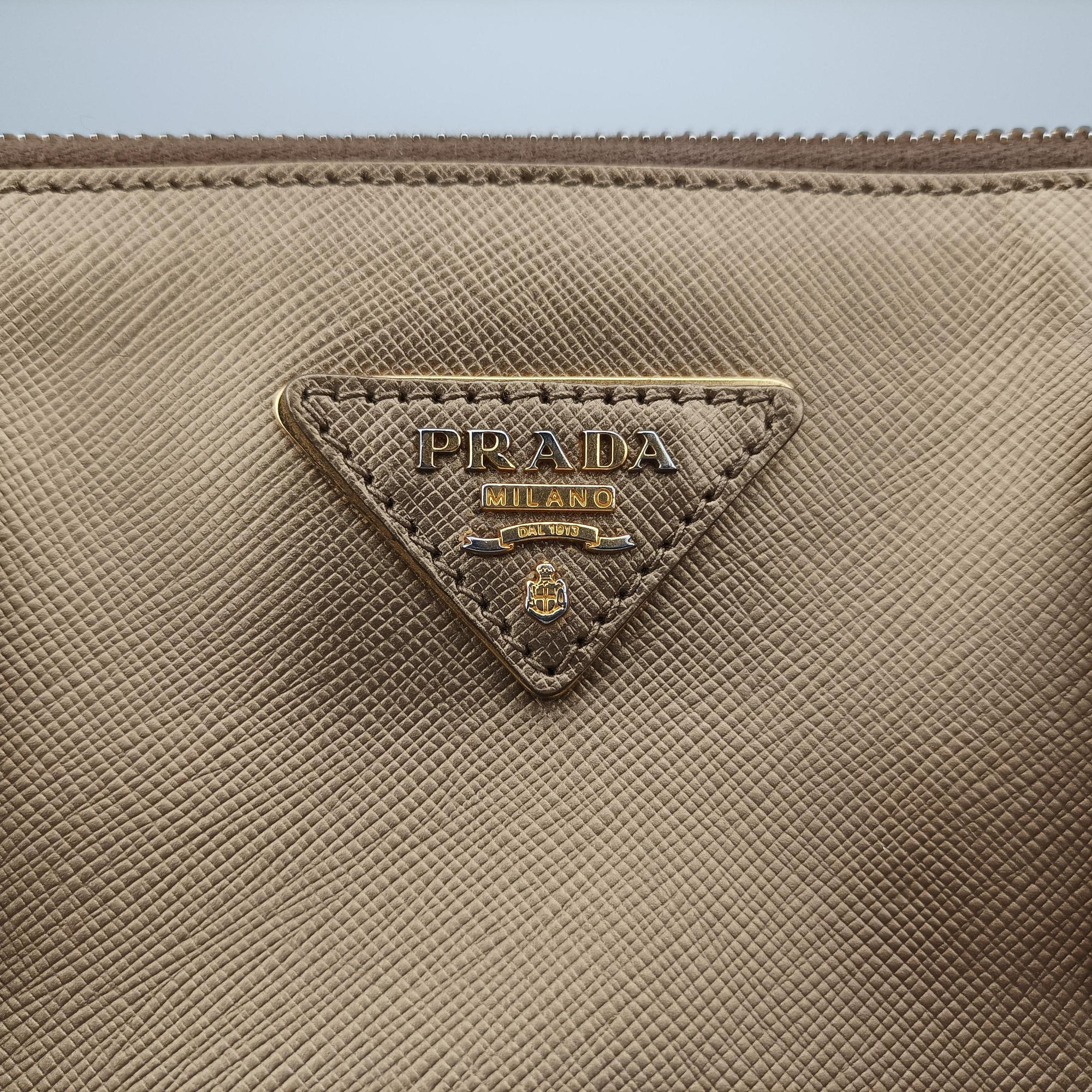 Pre-owned Prada Galleria Golden SAFFIANO Leather BN2274 shoulderbag | stylenewstar