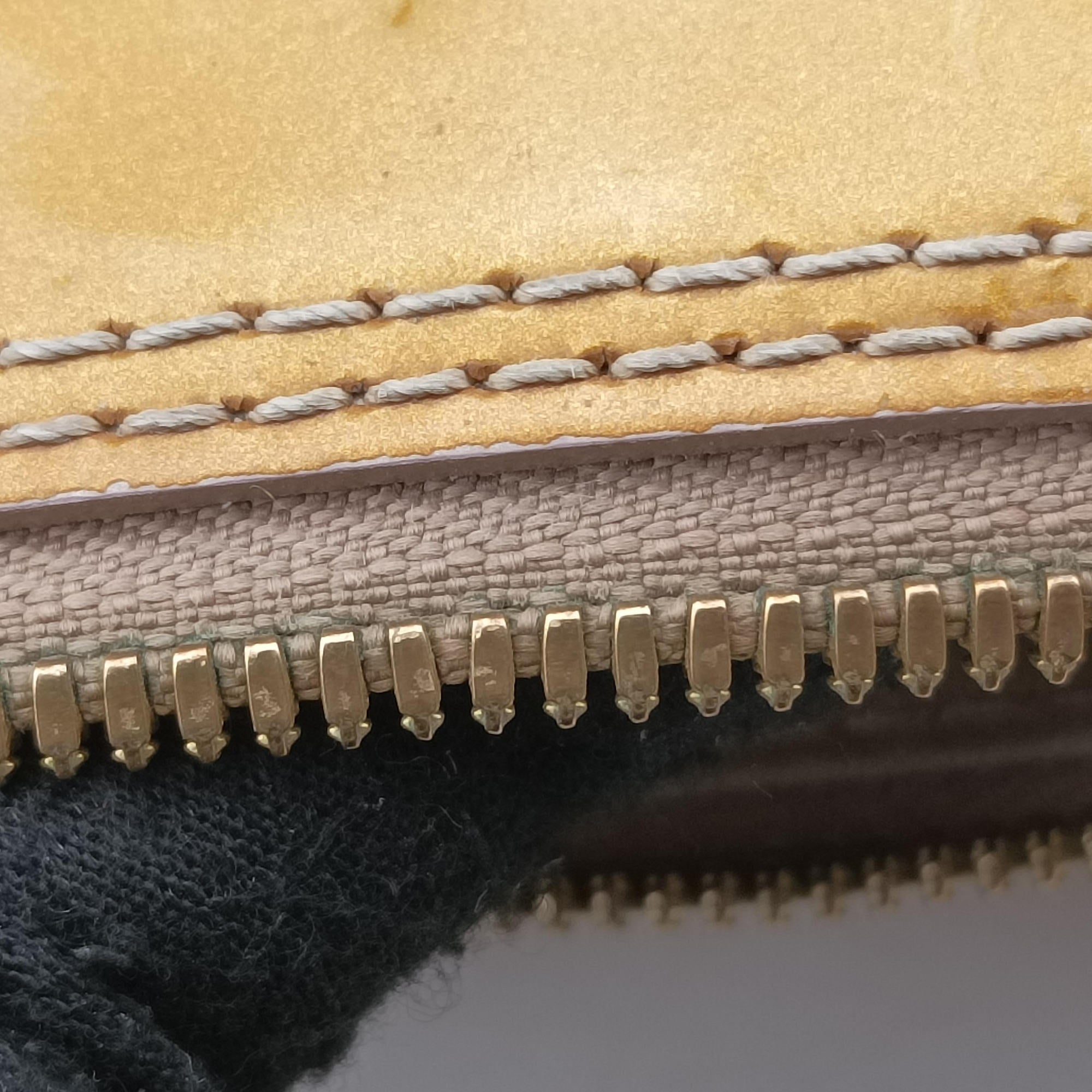 Vintage Louis Vuitton Alma PM CITRINE Vernis M90101 handbag | stylenewstar