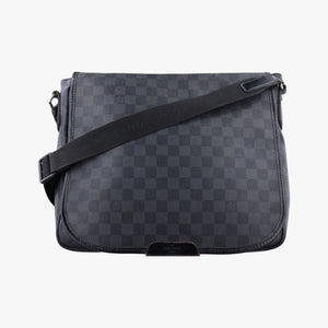 Pre-owned Louis Vuitton DANIEL MM Noir Damier GRAPHITE N58029 shoulderbag | stylenewstar