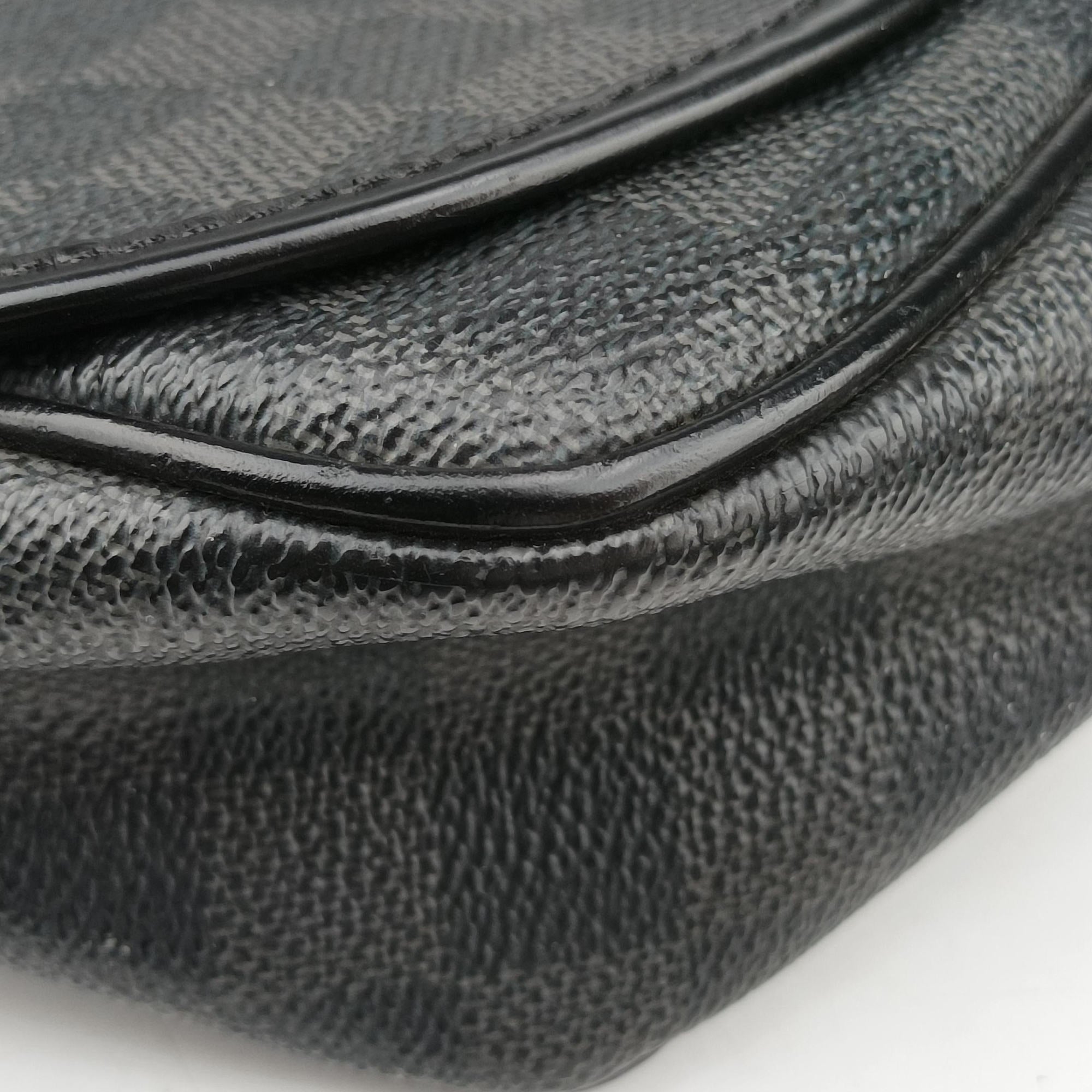 Pre-owned Louis Vuitton DANIEL MM Noir Damier GRAPHITE N58029 shoulderbag | stylenewstar