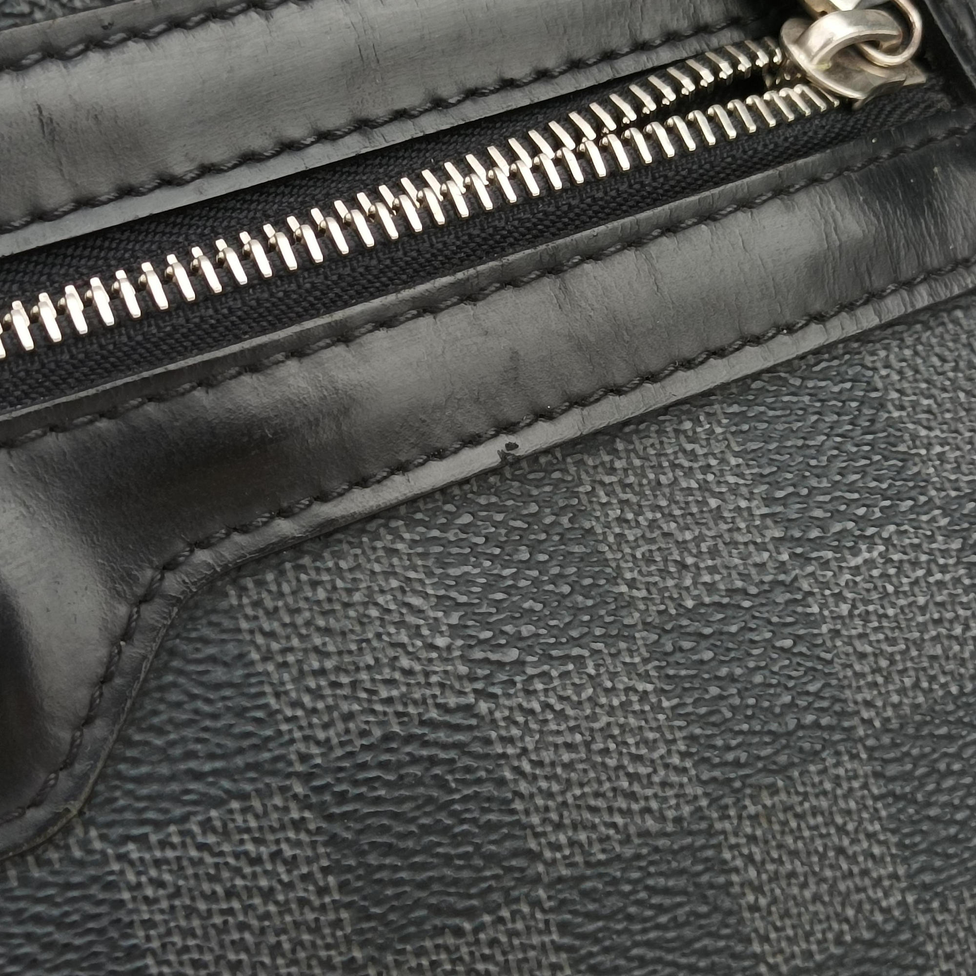 Pre-owned Louis Vuitton DANIEL MM Noir Damier GRAPHITE N58029 shoulderbag | stylenewstar