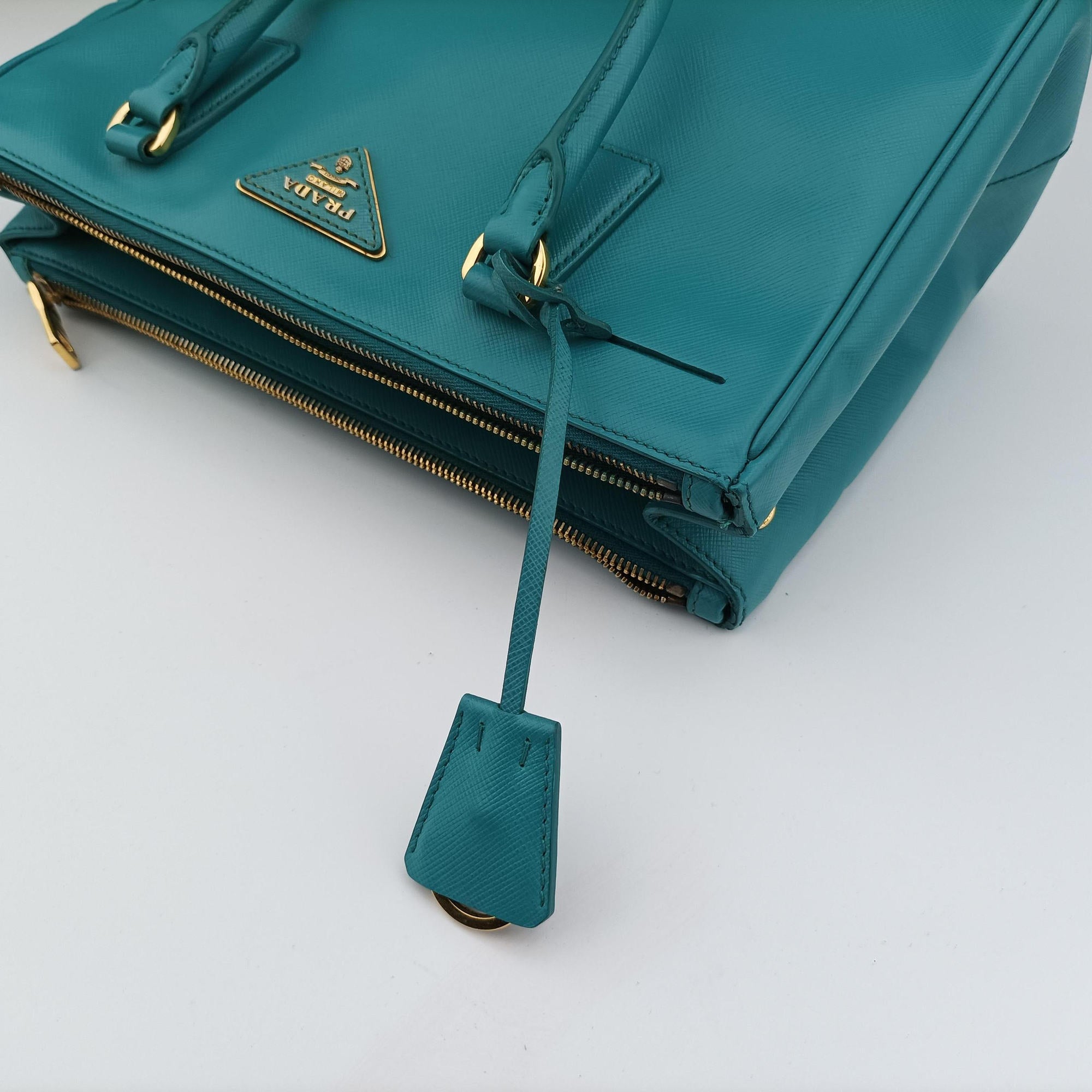 Pre-owned Prada Galleria Blue SAFFIANO Leather BN1801 handbag | stylenewstar