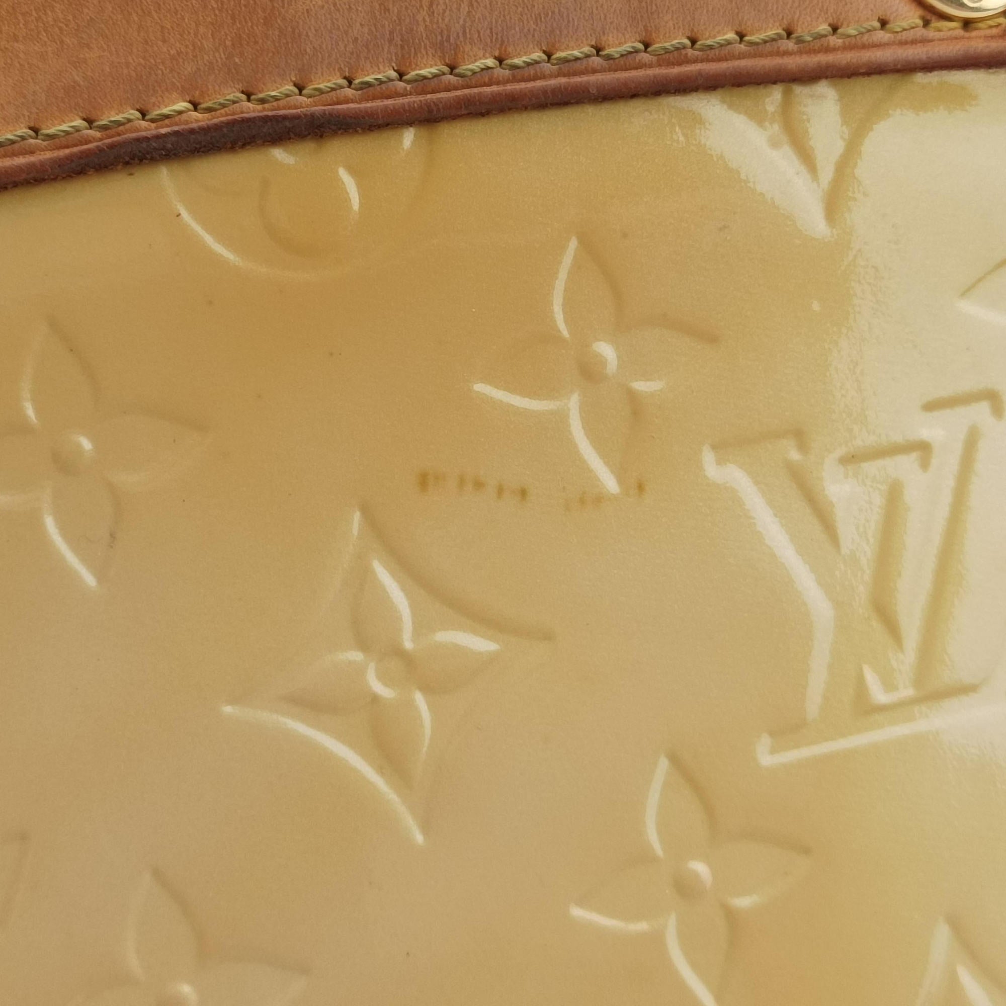 Pre-owned Louis Vuitton Brea MM Dunne Vernis M90180 shoulderbag | stylenewstar
