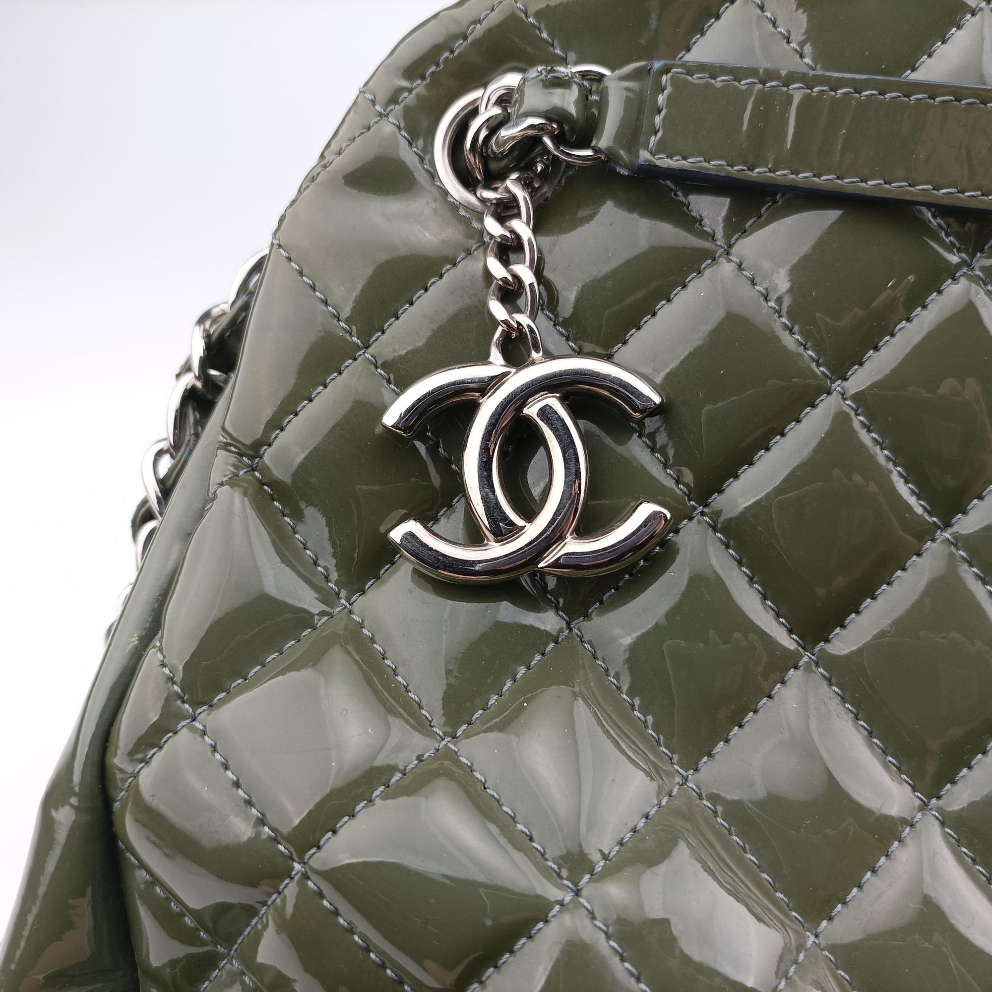Secondhand Chanel Mademoiselle Bowling Green Patent A50558 shoulderbag | stylenewstar