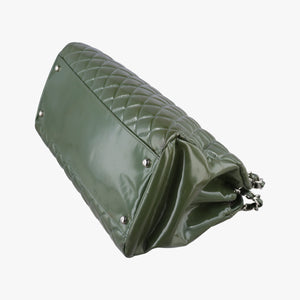 Secondhand Chanel Mademoiselle Bowling Green Patent A50558 shoulderbag | stylenewstar