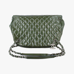 Secondhand Chanel Mademoiselle Bowling Green Patent A50558 shoulderbag | stylenewstar