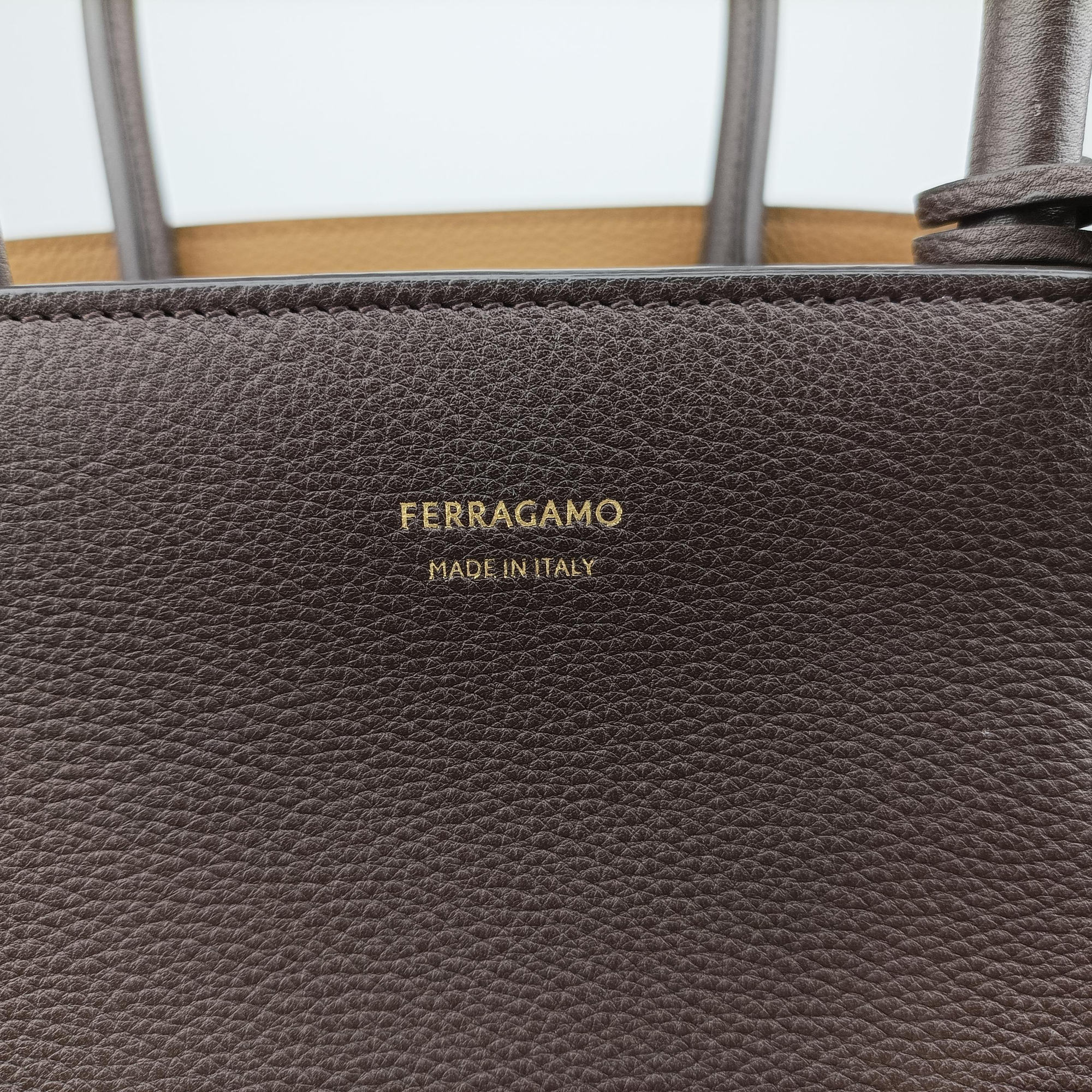 Pre-owned Ferragamo hug brown leather  handbag | stylenewstar