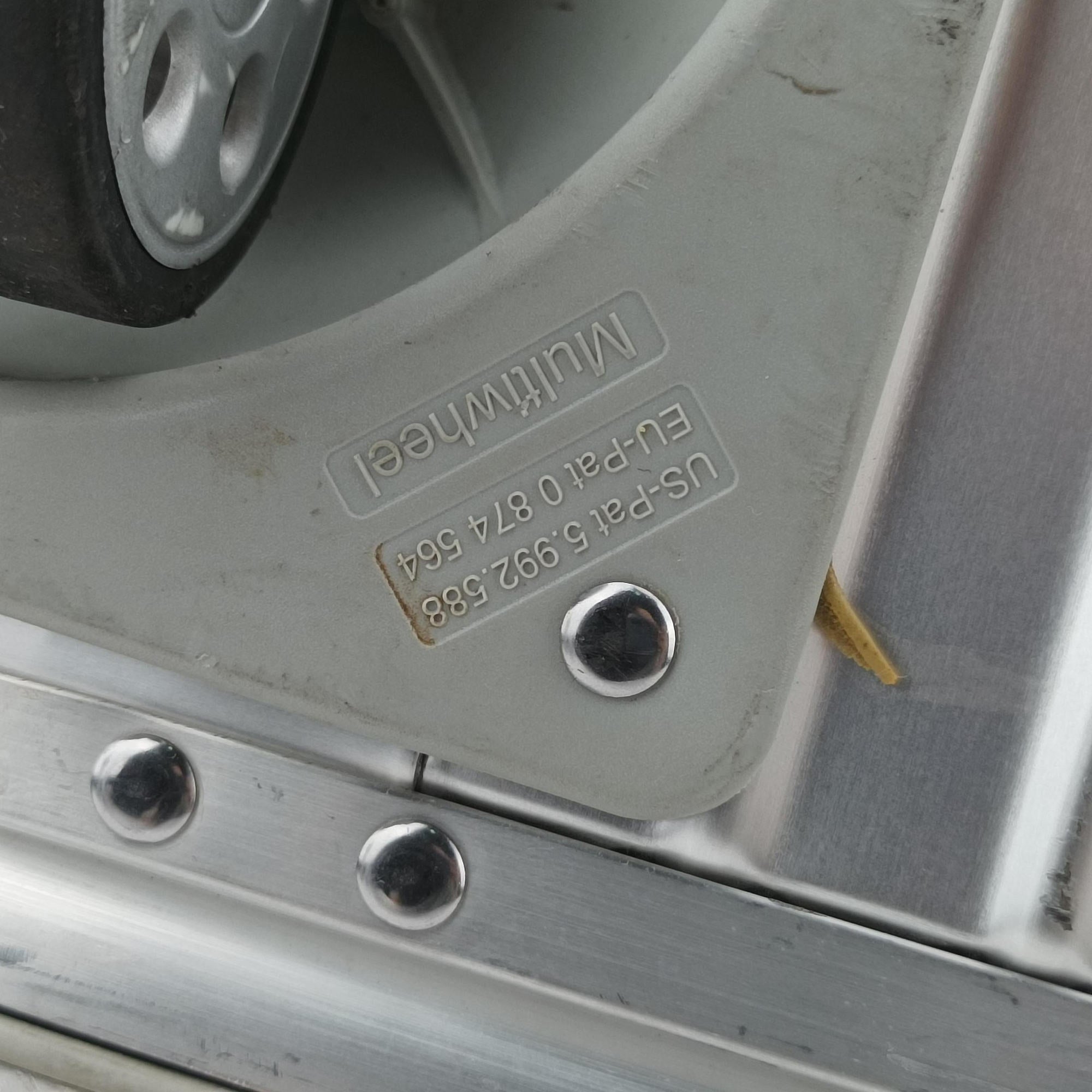 Pre-owned RIMOWA TOPAS Silver aluminum  suitcase | stylenewstar