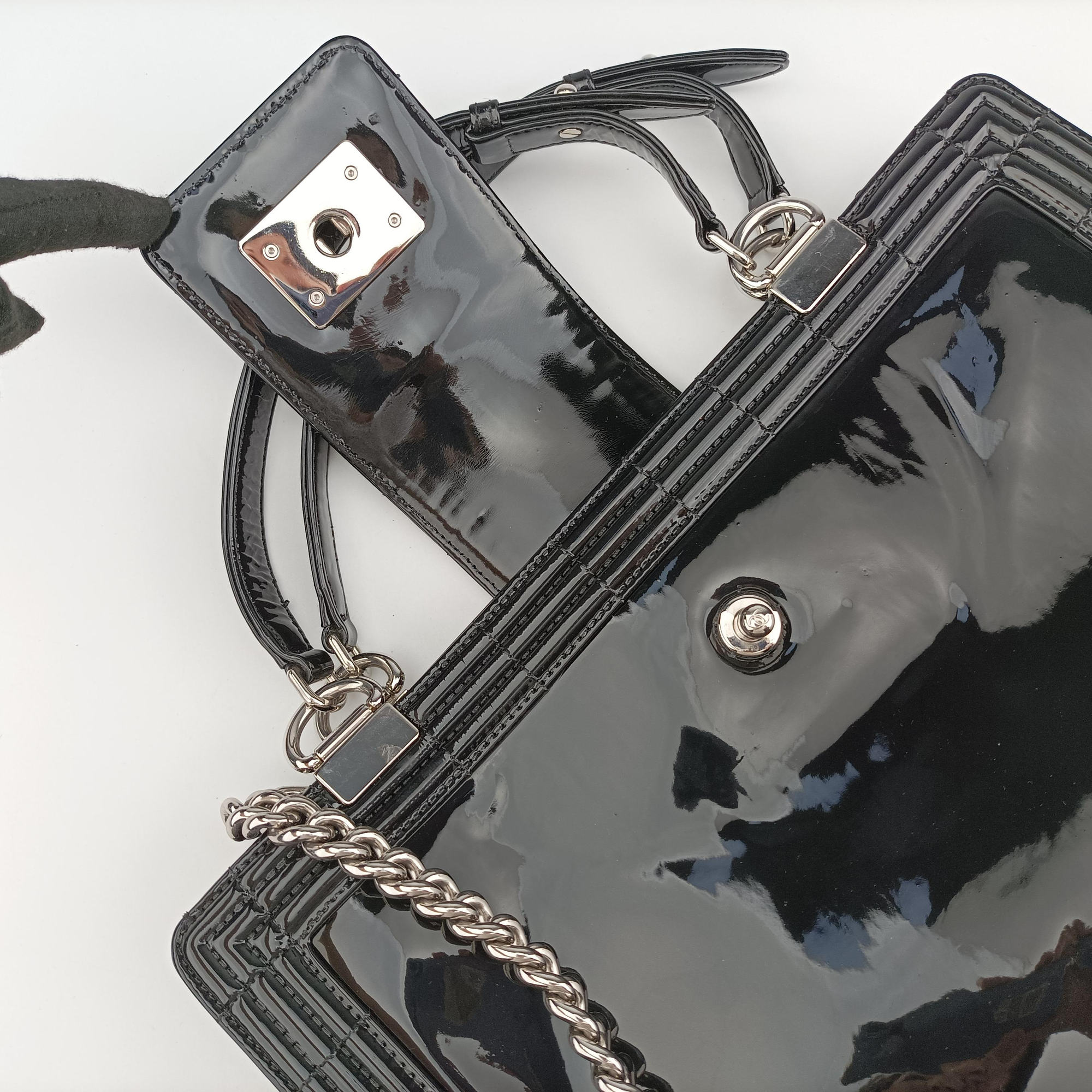 Secondhand Chanel Jetsetter Boy Shopping Tote Black Enamel A67019 shoulderbag | stylenewstar