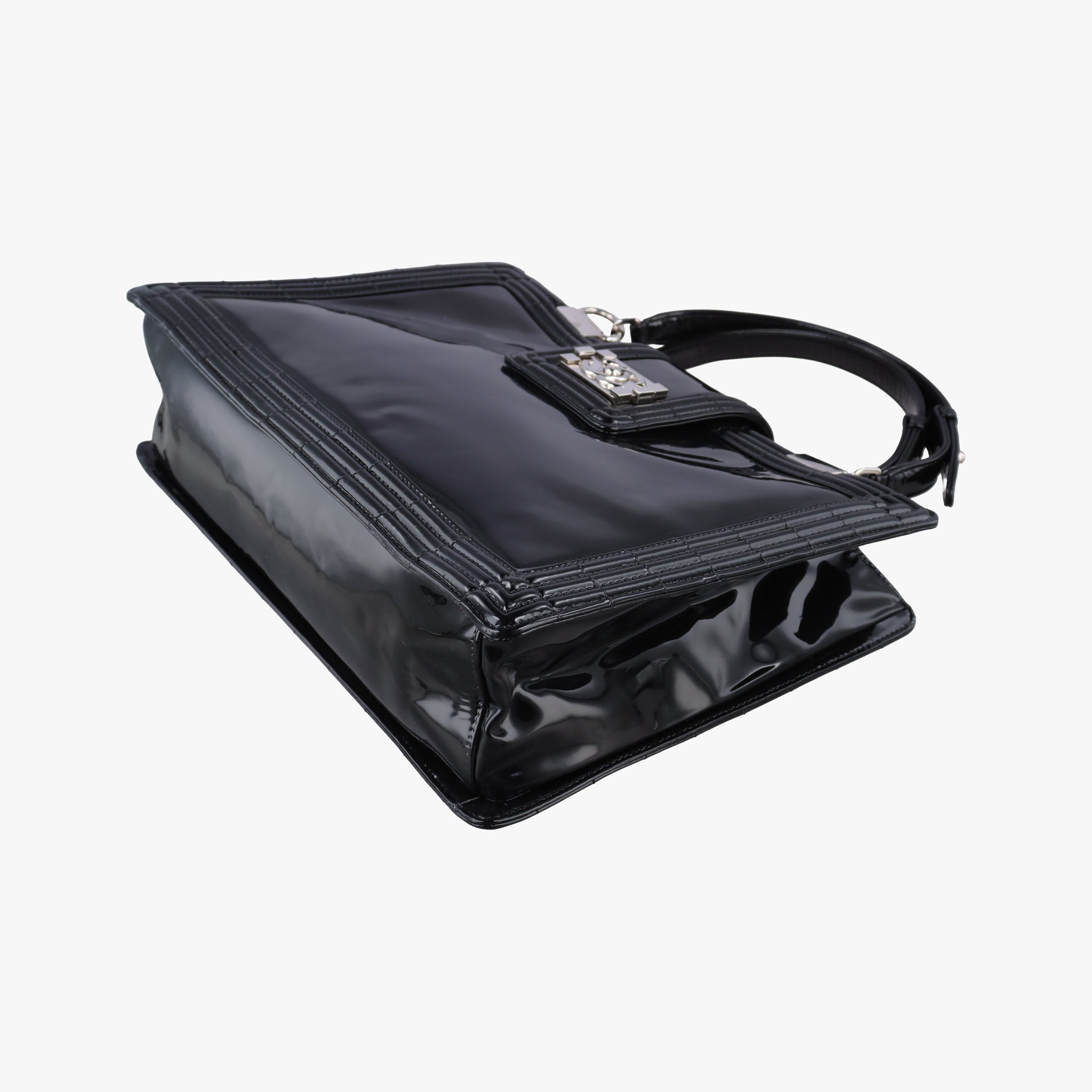 Secondhand Chanel Jetsetter Boy Shopping Tote Black Enamel A67019 shoulderbag | stylenewstar