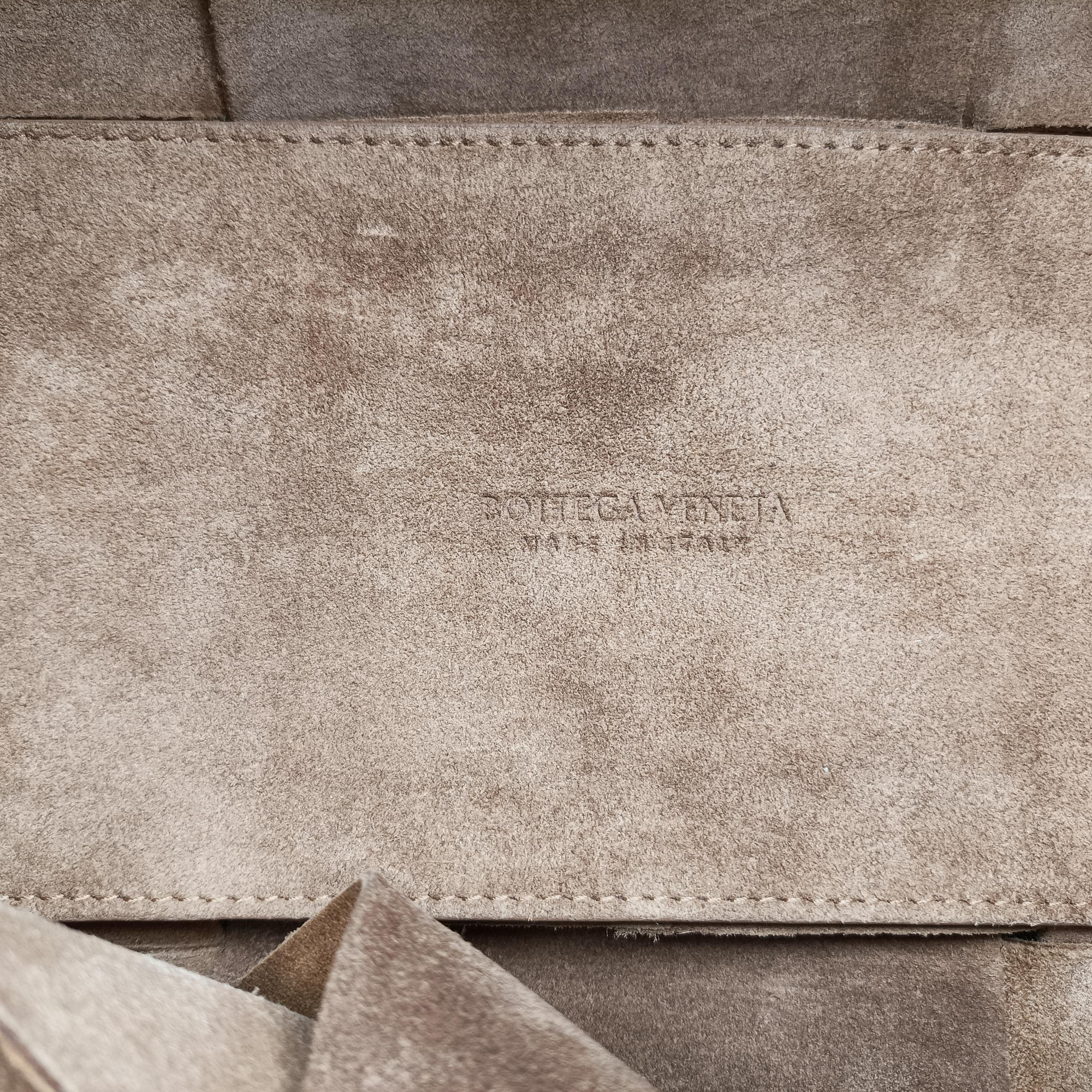 Vintage Bottega Veneta THE ARCO Tote middle Brown Suede  handbag | stylenewstar
