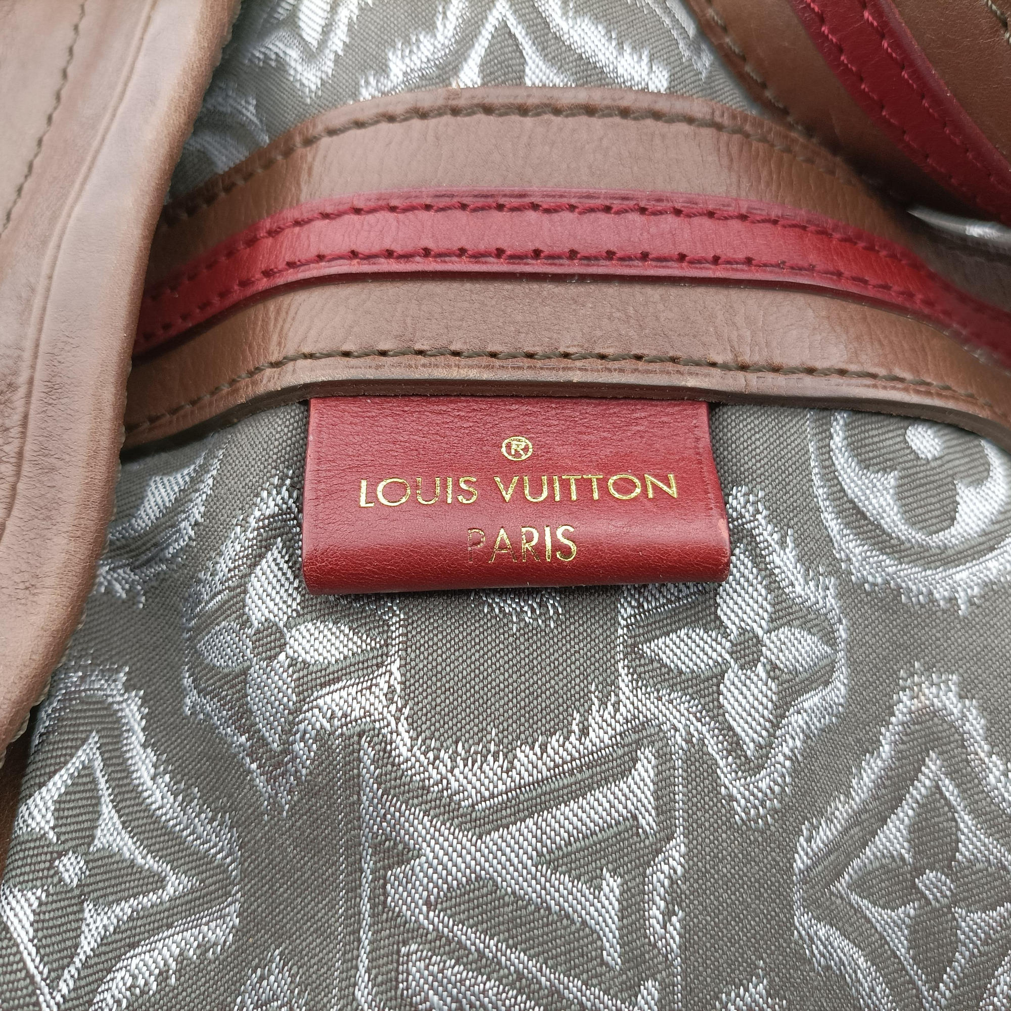 Pre-owned Louis Vuitton 2010 Collection Aviator Gray×Red×Brown Canvas ×Leather M40385 shoulderbag | stylenewstar