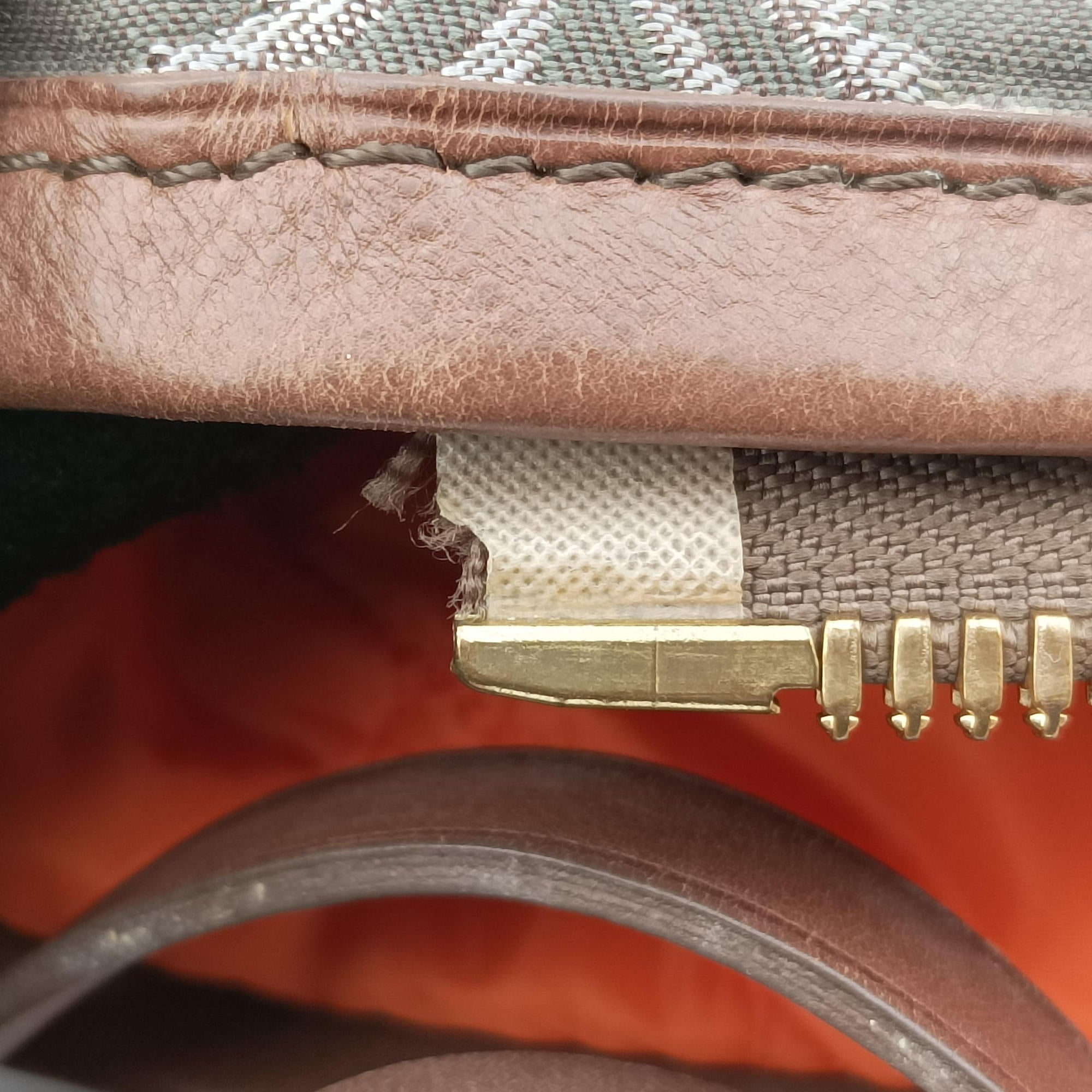 Pre-owned Louis Vuitton 2010 Collection Aviator Gray×Red×Brown Canvas ×Leather M40385 shoulderbag | stylenewstar