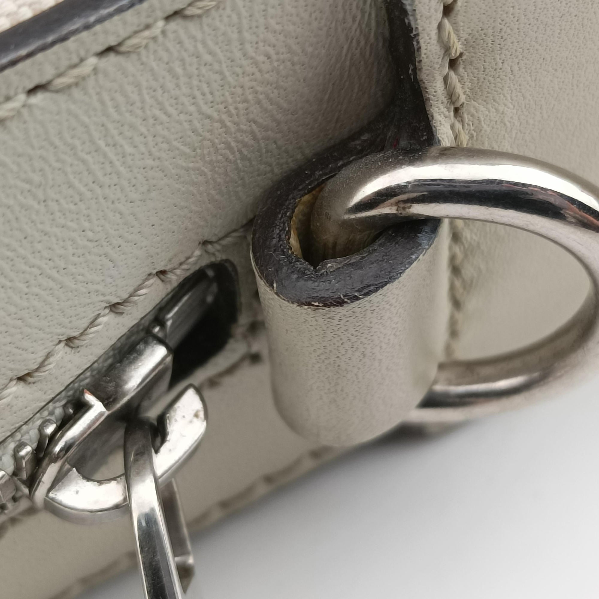 Pre-owned Gucci Bright Diamante White PVC coated canvas×Leather 285445 shoulderbag | stylenewstar