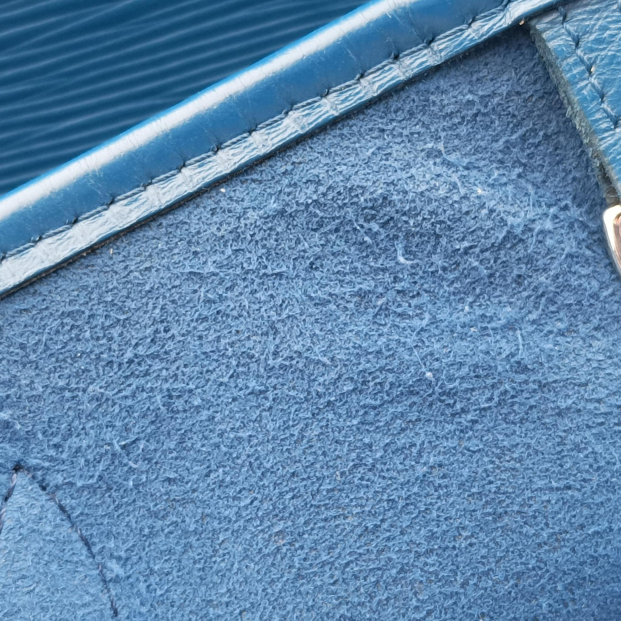 Secondhand Louis Vuitton Neverfull MM Cyan Epi M40930 shoulderbag | stylenewstar