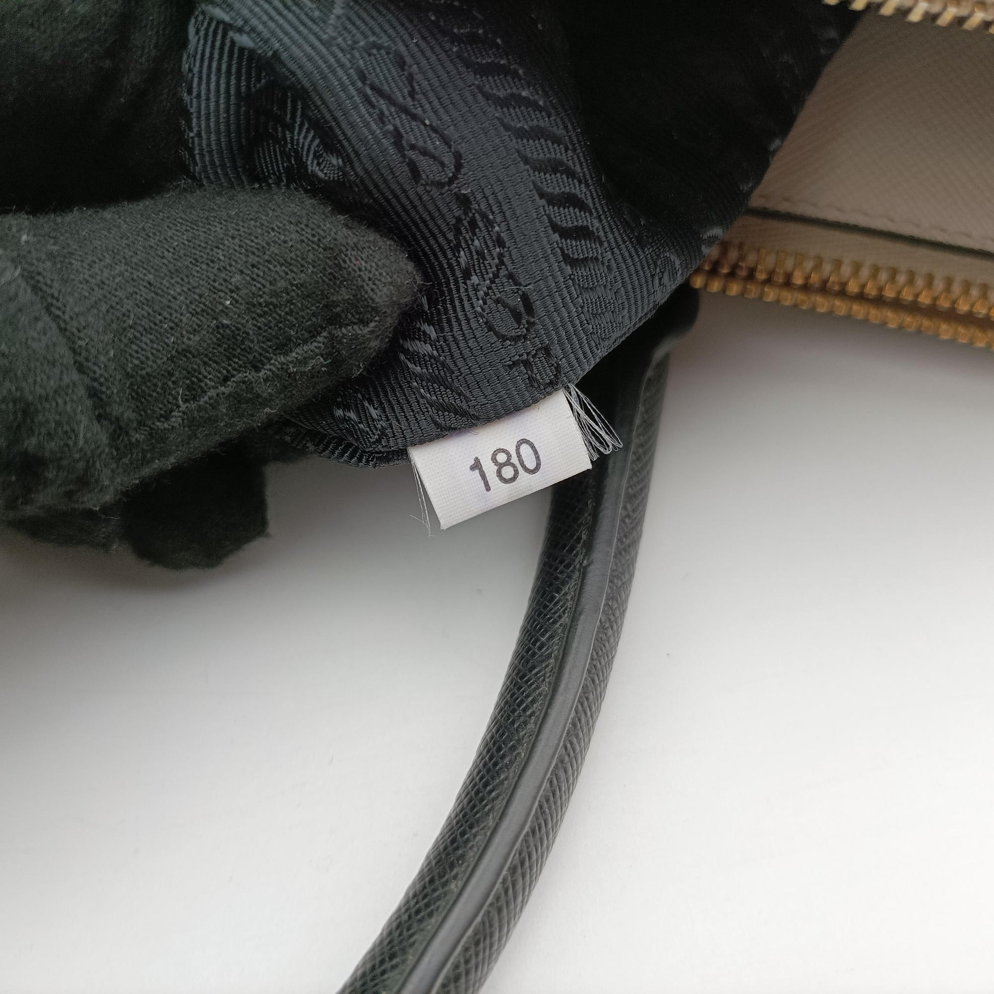 Pre-owned Prada Galleria Ivory × Black SAFFIANO Leather B2274C handbag | stylenewstar