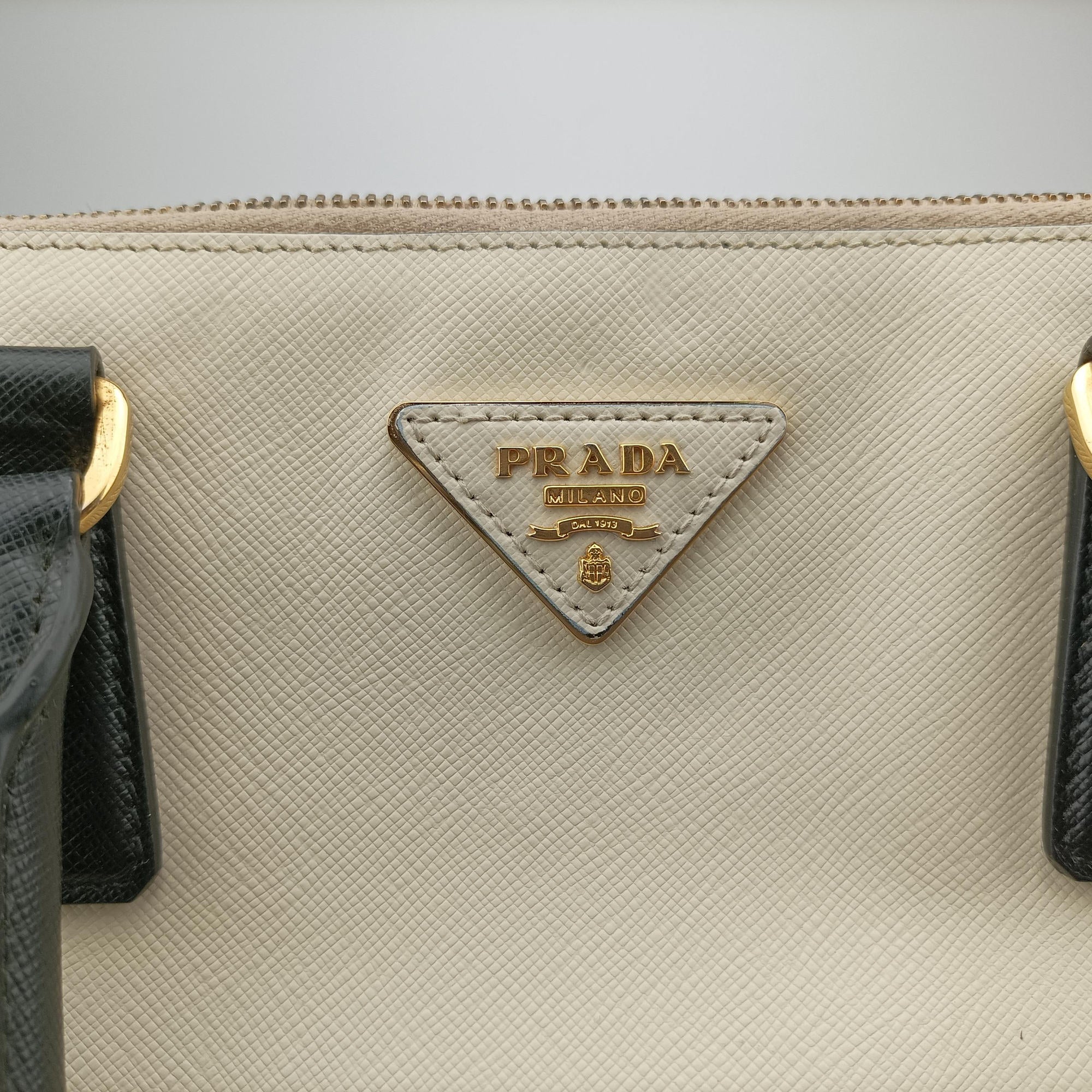 Pre-owned Prada Galleria Ivory × Black SAFFIANO Leather B2274C handbag | stylenewstar