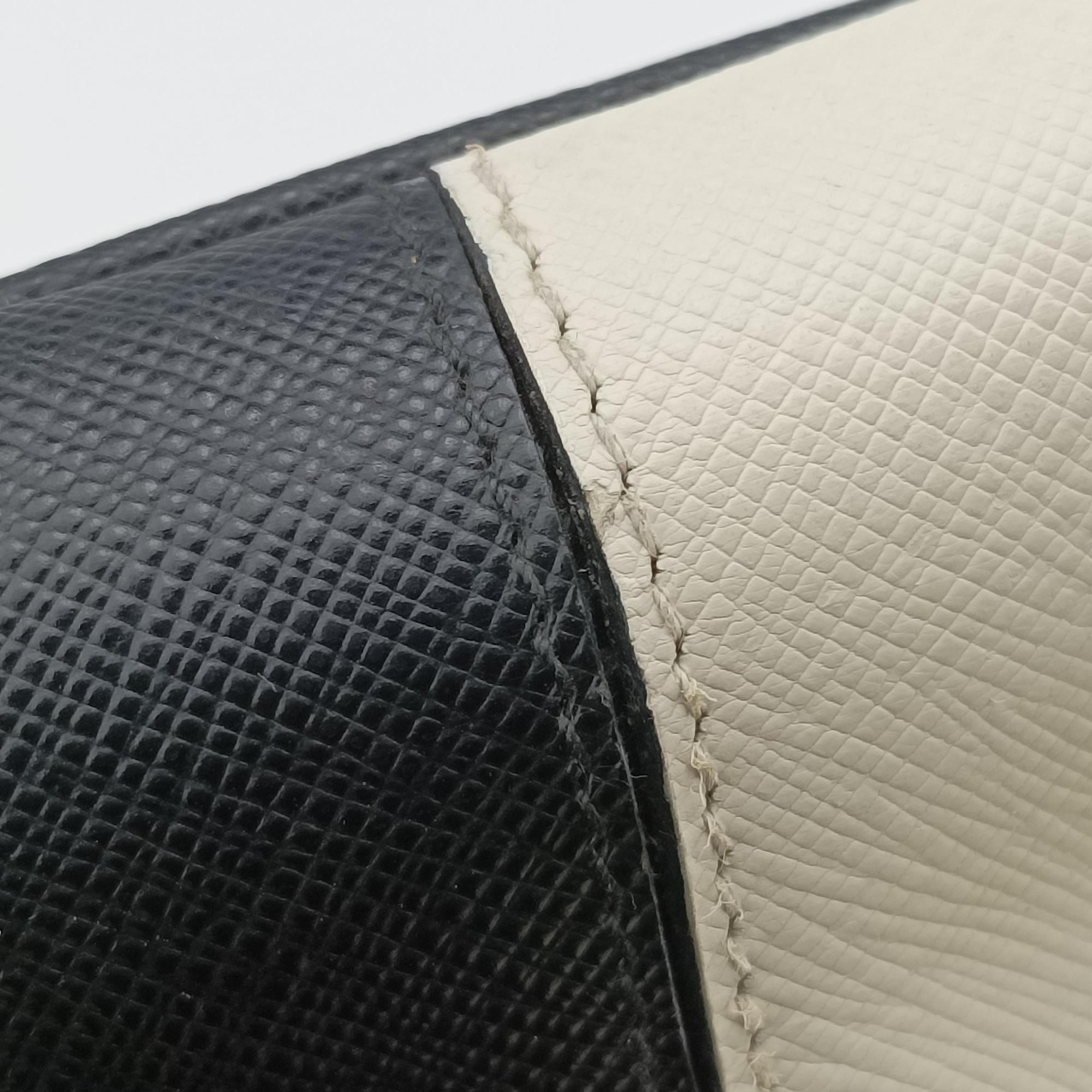 Pre-owned Prada Galleria Ivory × Black SAFFIANO Leather B2274C handbag | stylenewstar