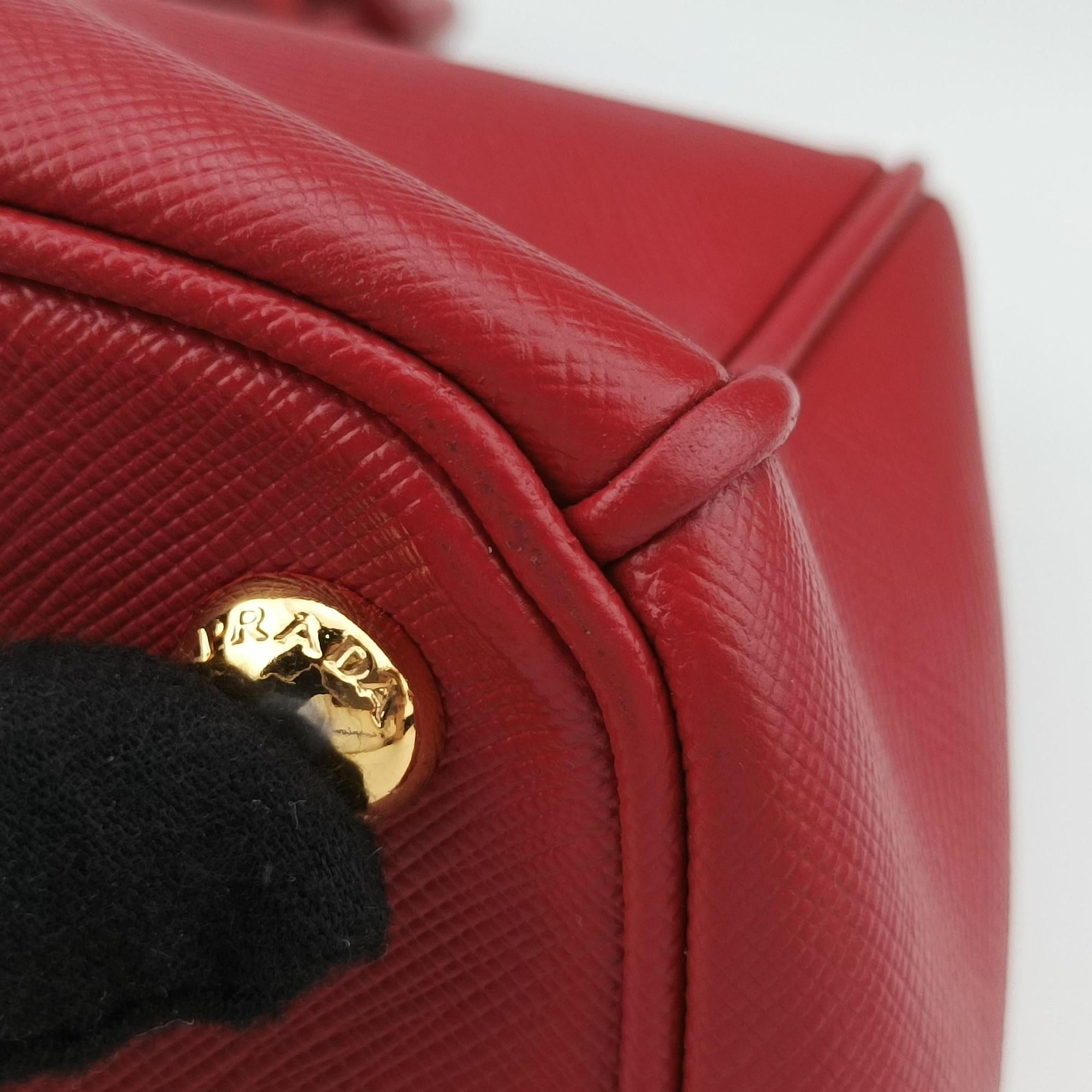 Pre-owned Prada Galleria Red SAFFIANO Leather BN1874 shoulderbag | stylenewstar