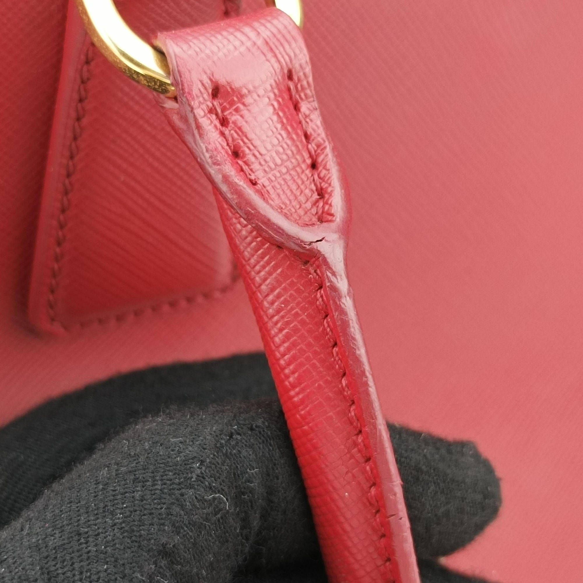 Pre-owned Prada Galleria Red SAFFIANO Leather BN1874 shoulderbag | stylenewstar
