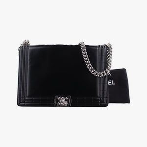 Pre-owned Chanel BOY CHANEL Black Enamel Leather A67021 shoulderbag | stylenewstar
