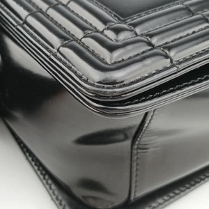 Pre-owned Chanel BOY CHANEL Black Enamel Leather A67021 shoulderbag | stylenewstar