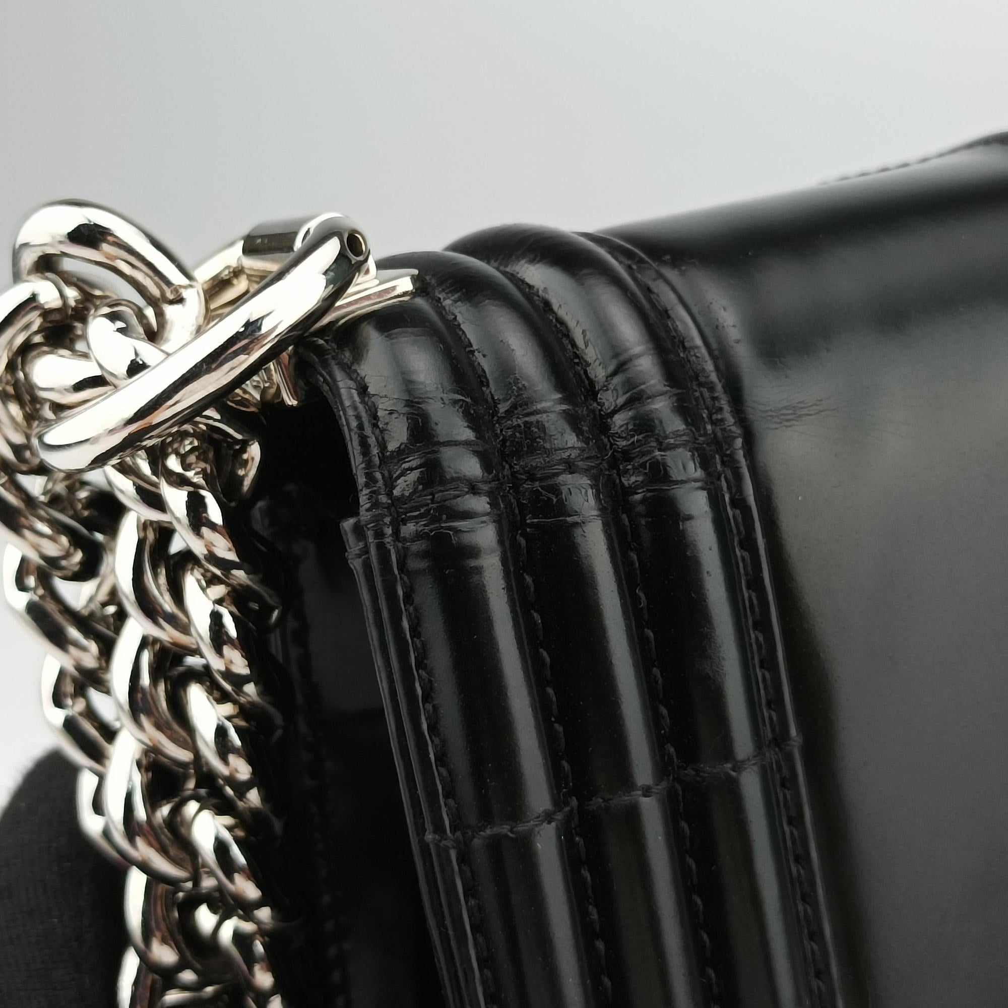 Pre-owned Chanel BOY CHANEL Black Enamel Leather A67021 shoulderbag | stylenewstar