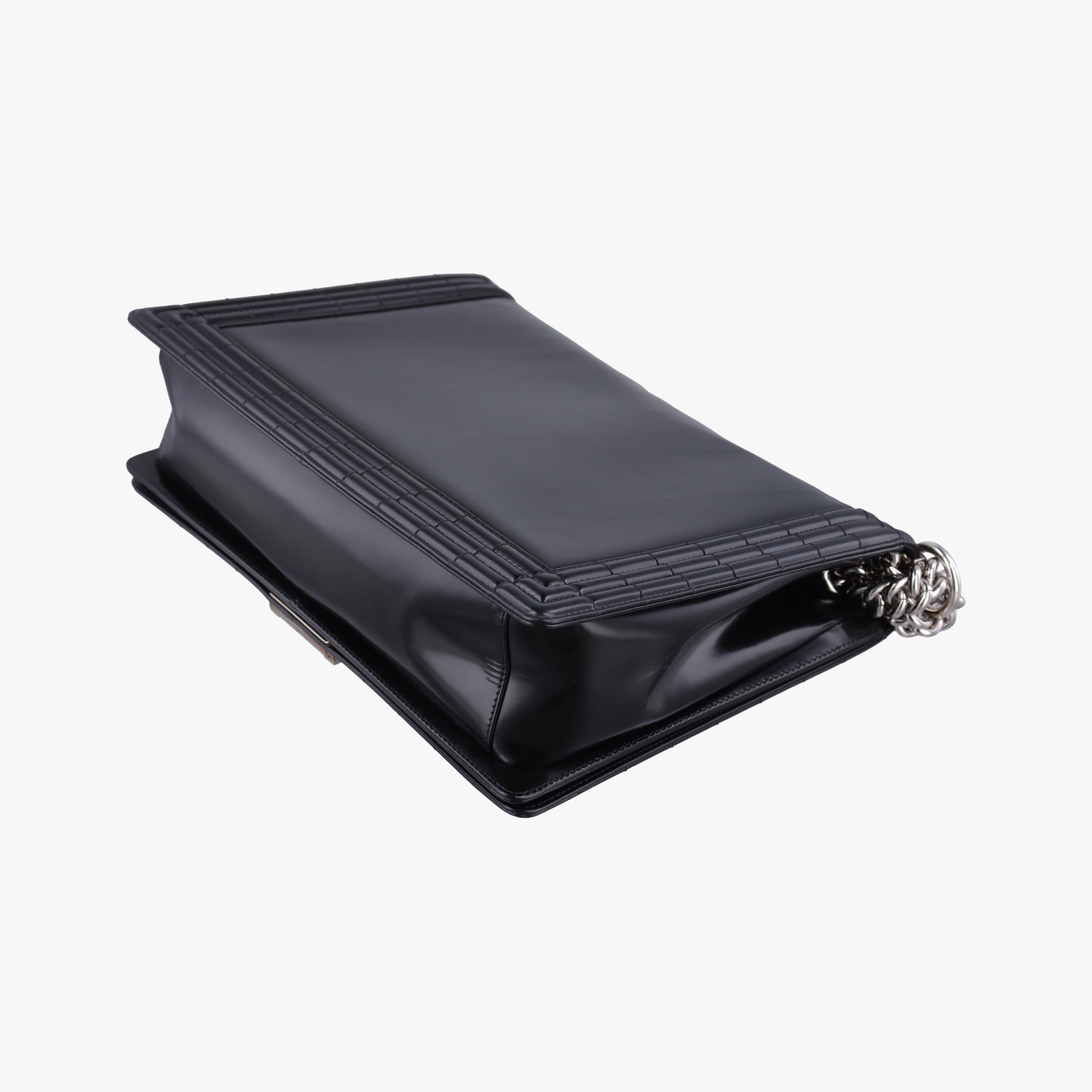 Pre-owned Chanel BOY CHANEL Black Enamel Leather A67021 shoulderbag | stylenewstar