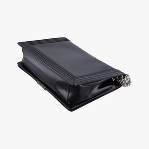 Pre-owned Chanel BOY CHANEL Black Enamel Leather A67021 shoulderbag | stylenewstar