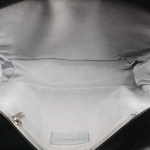 Pre-owned Chanel BOY CHANEL Black Enamel Leather A67021 shoulderbag | stylenewstar