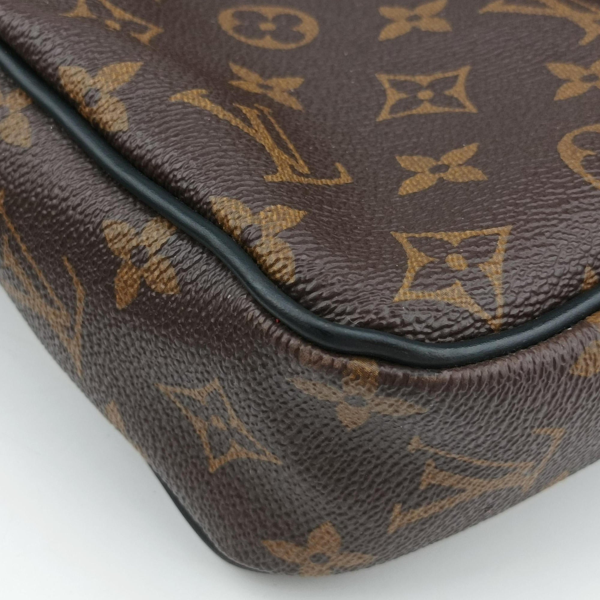 Pre-owned Louis Vuitton Porte Documents Voyage brown Monogram Canvas M40225 handbag | stylenewstar