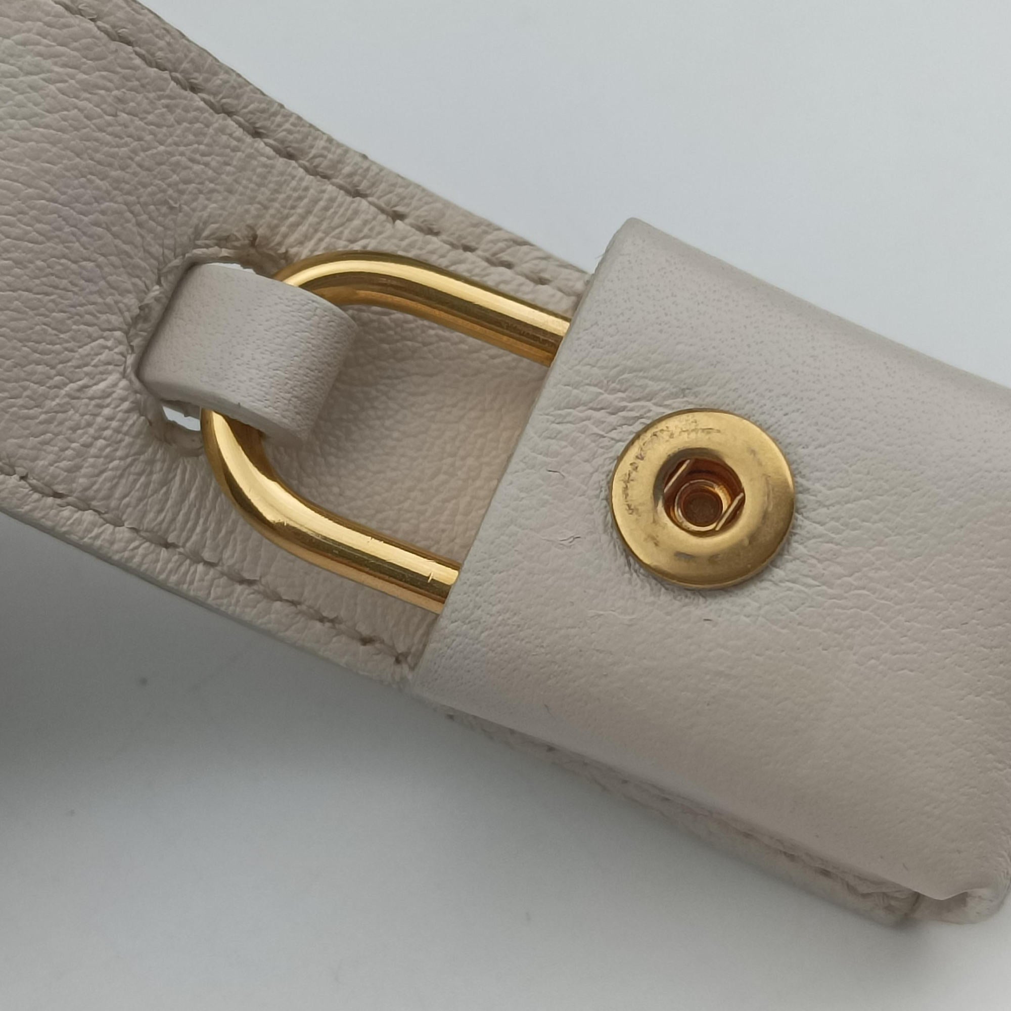 Pre-owned Yves Saint Laurent SAC DE JOUR White×black Leather 324823 shoulderbag | stylenewstar