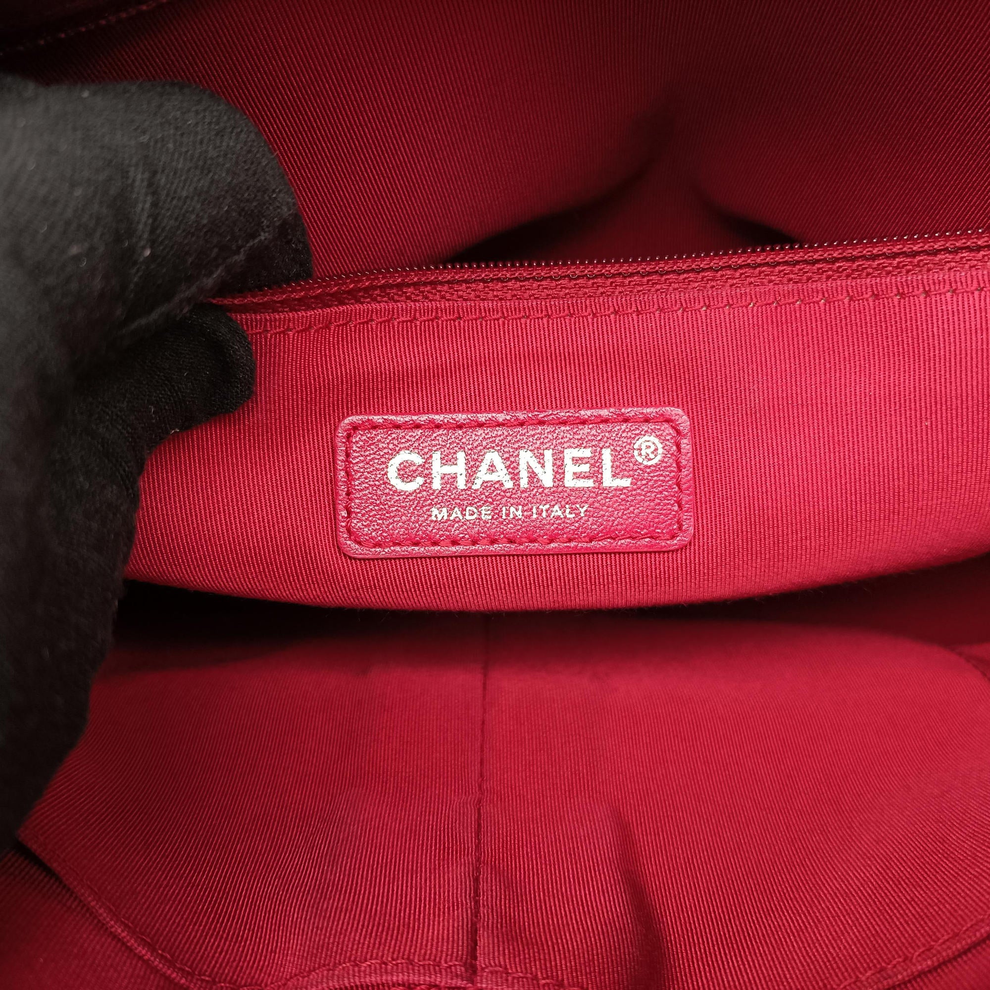 Pre-owned Chanel GABRIELLE Silver Leather A93825 shoulderbag | stylenewstar