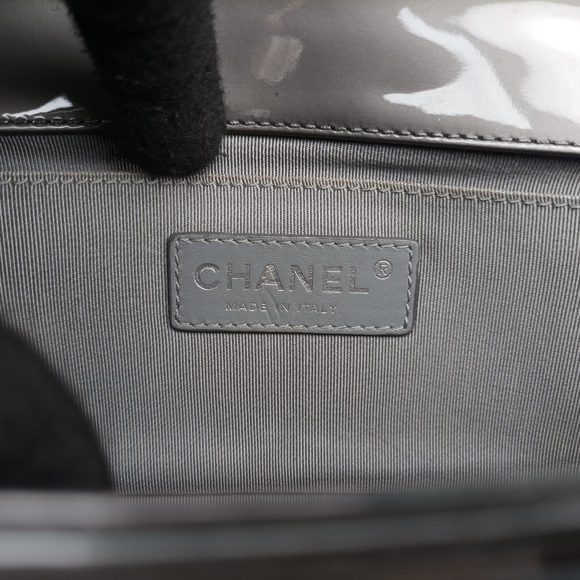 Pre-owned Chanel BOY CHANEL gray Leather A67017 shoulderbag | stylenewstar