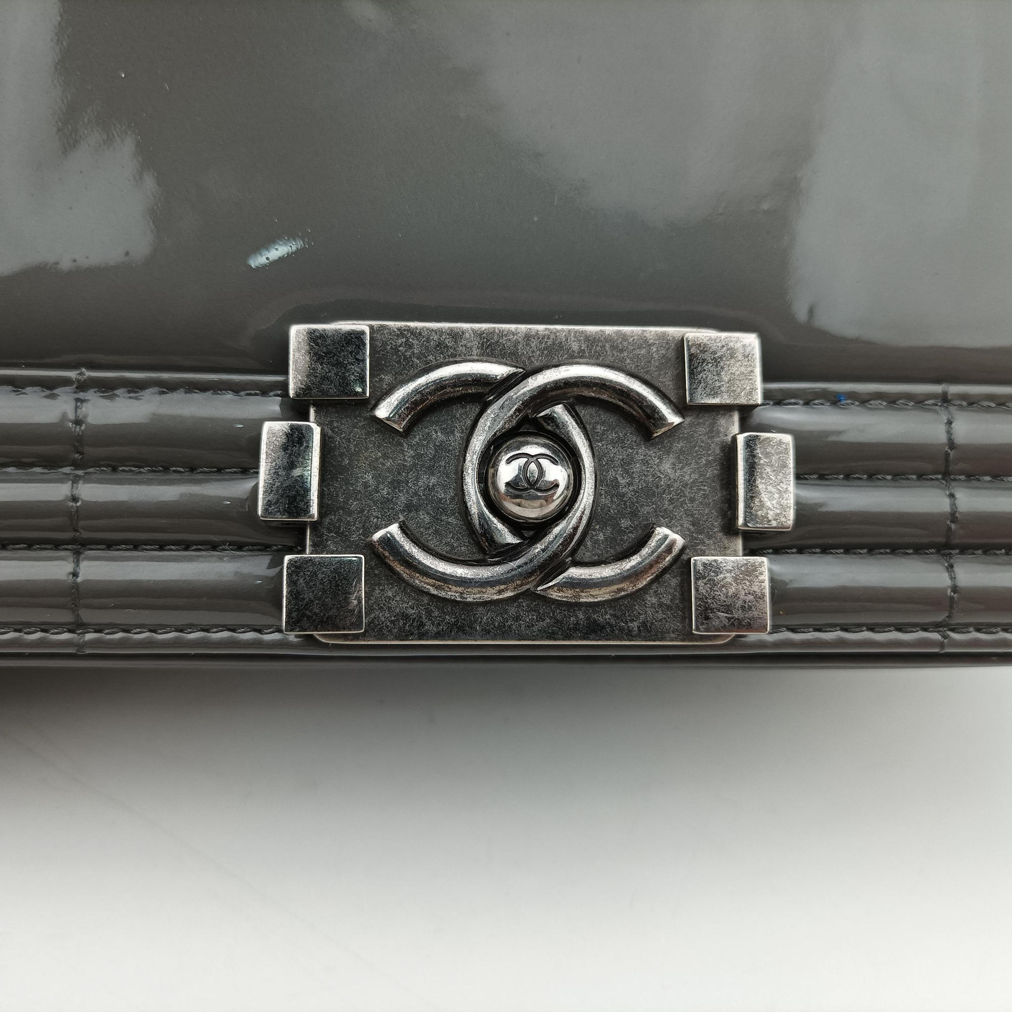Pre-owned Chanel BOY CHANEL gray Leather A67017 shoulderbag | stylenewstar
