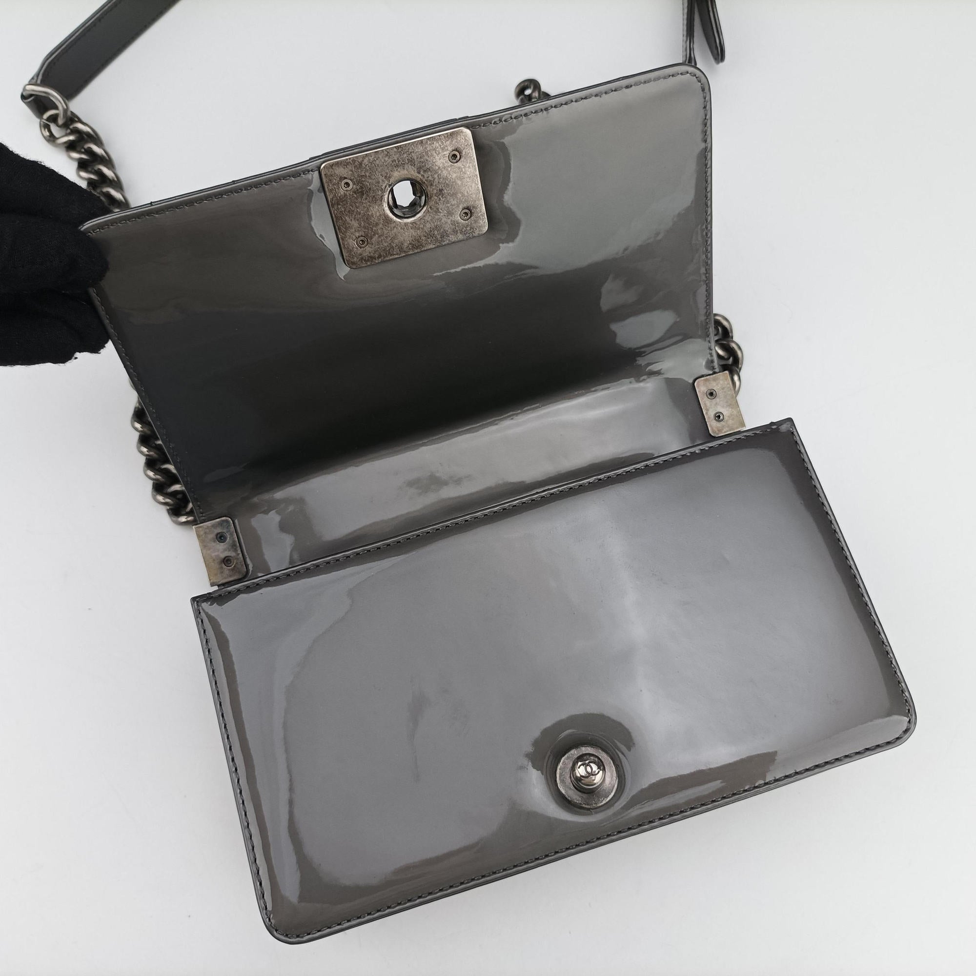 Pre-owned Chanel BOY CHANEL gray Leather A67017 shoulderbag | stylenewstar