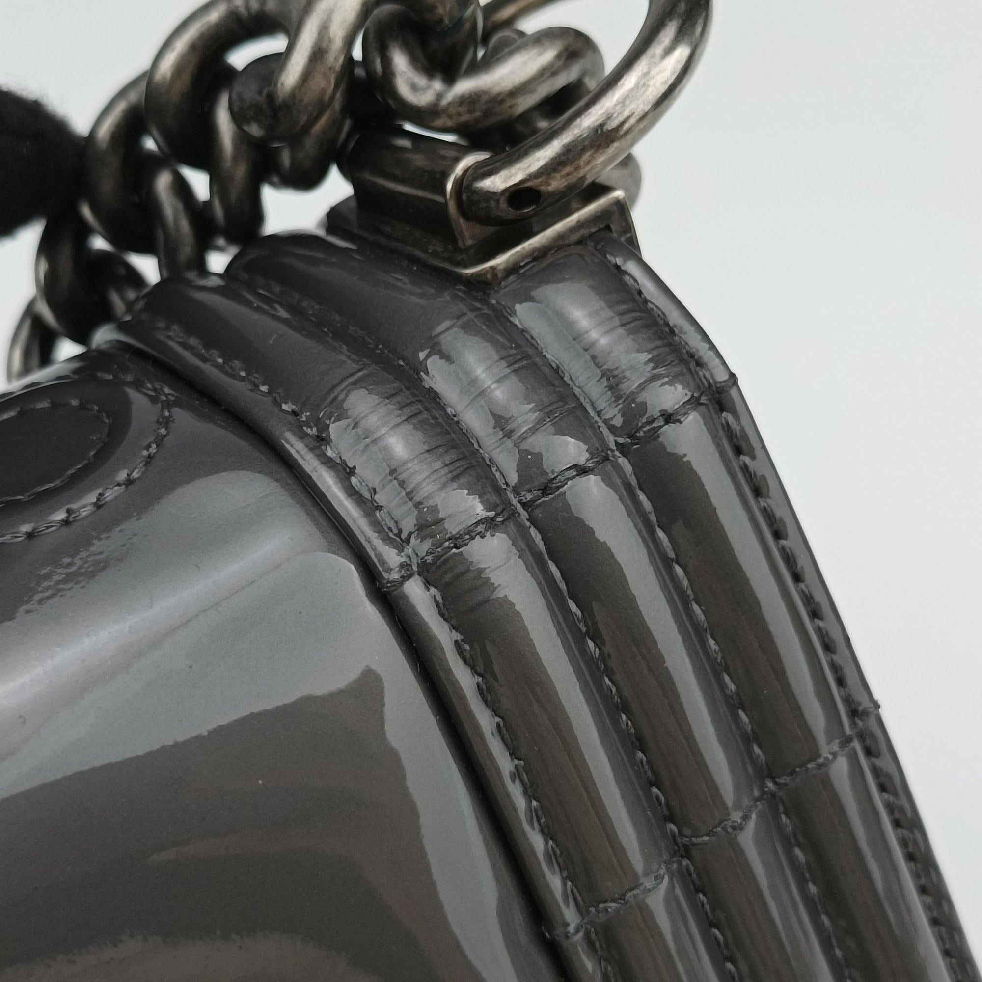 Pre-owned Chanel BOY CHANEL gray Leather A67017 shoulderbag | stylenewstar