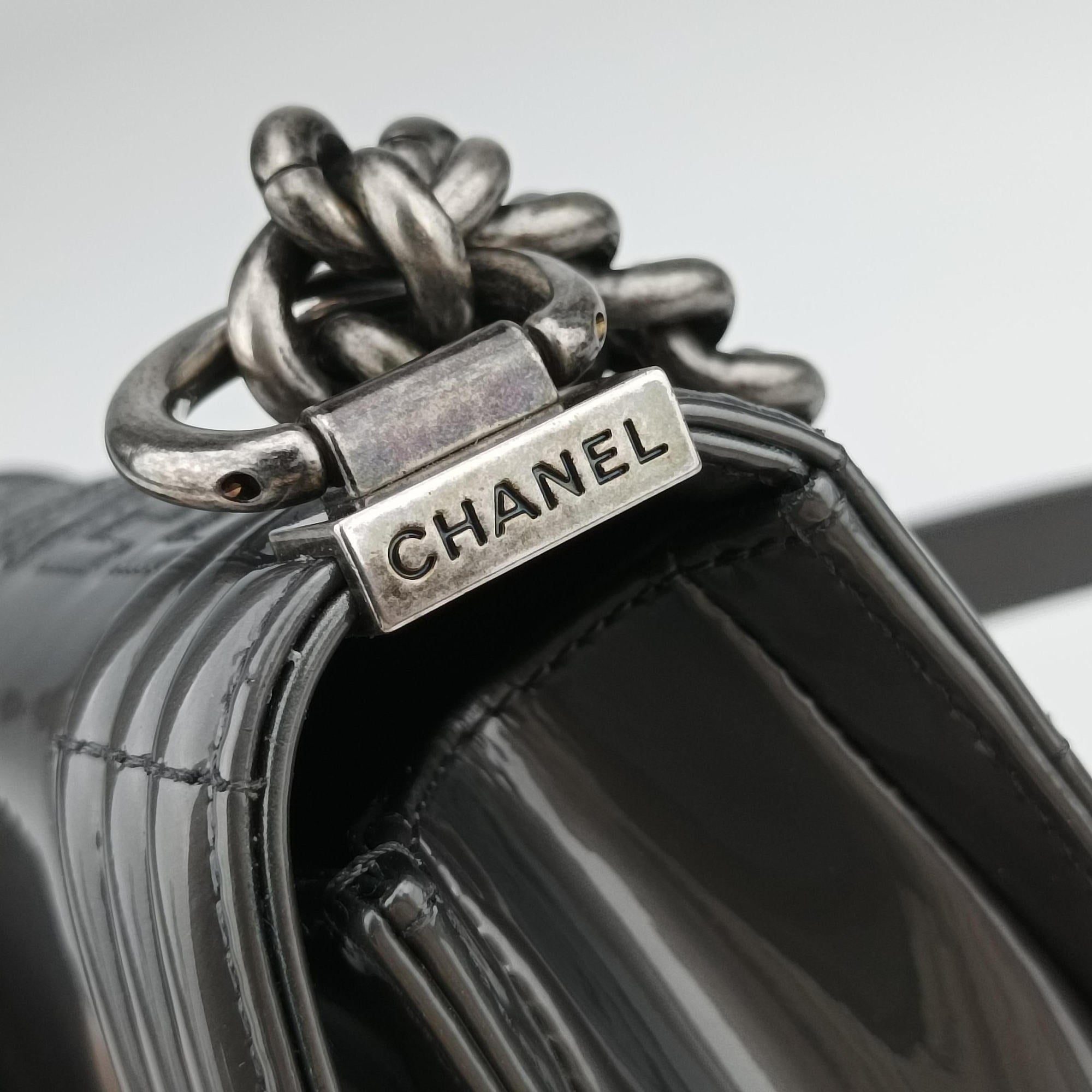 Pre-owned Chanel BOY CHANEL gray Leather A67017 shoulderbag | stylenewstar