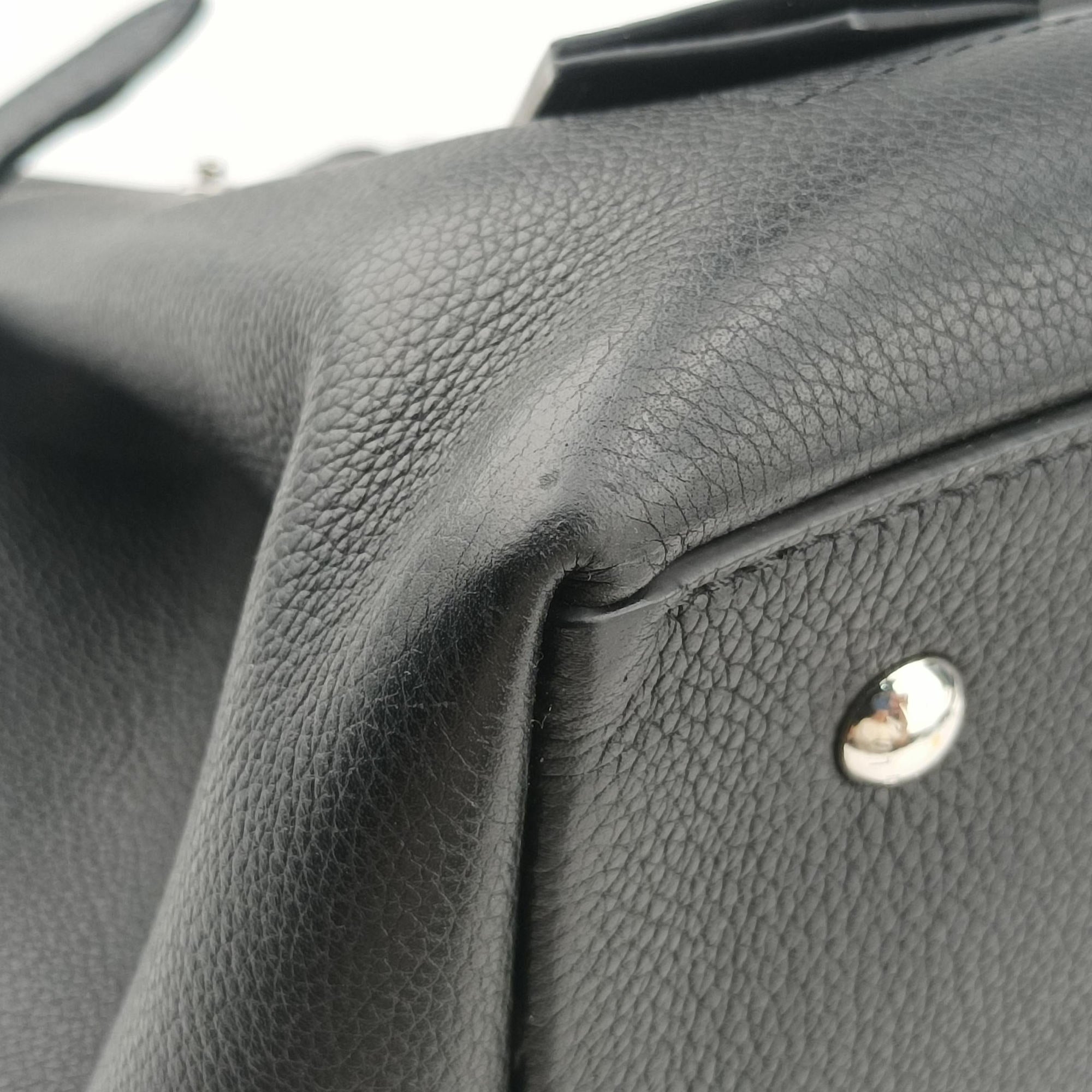 Pre-owned Louis Vuitton Lockme Day 	Noir Grained Calf Leather M53730 handbag | stylenewstar