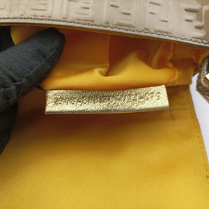 Pre-owned Fendi Baguette Golden Leather 8BR180 shoulderbag | stylenewstar