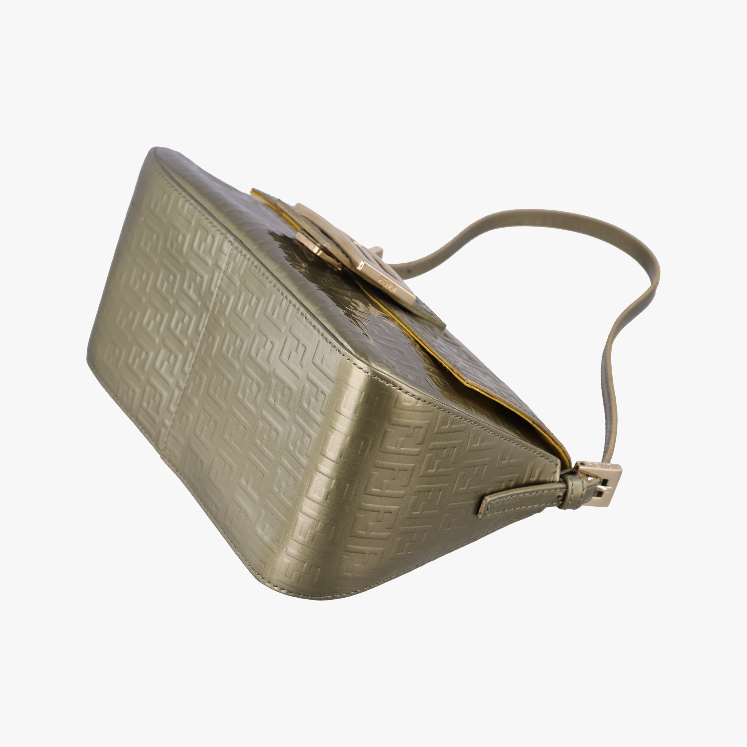 Pre-owned Fendi Baguette Golden Leather 8BR180 shoulderbag | stylenewstar